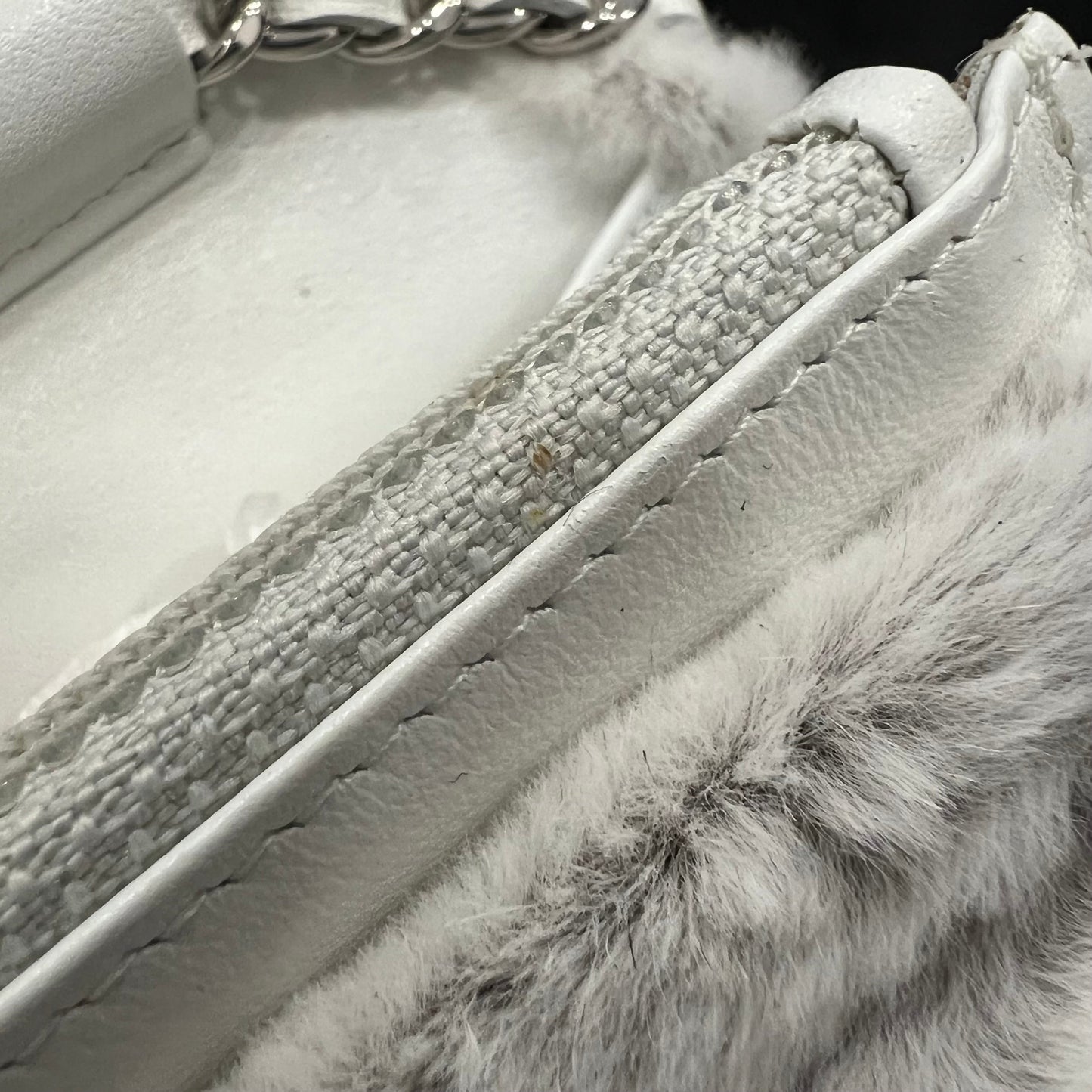 GLM-Wallet on Chain WOC in Shearling, White Leather and SHW