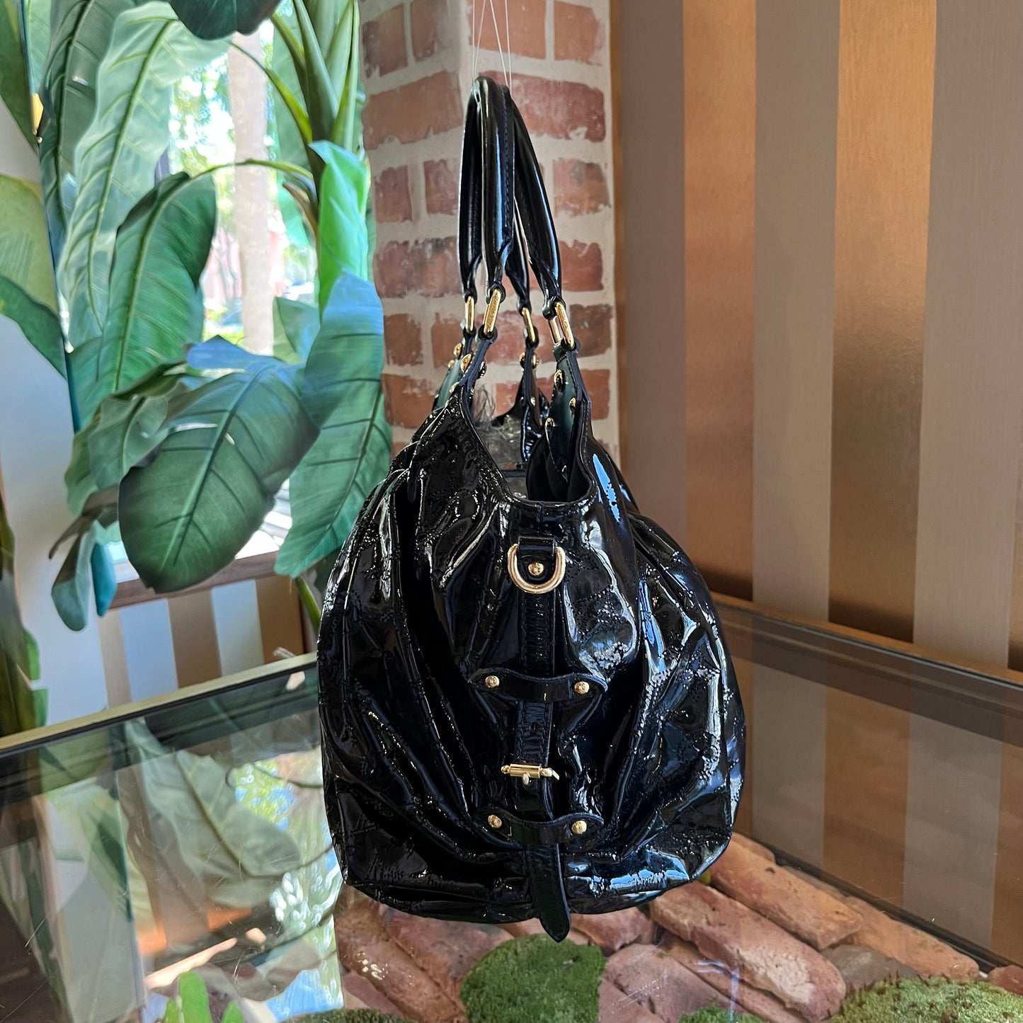 LOUIS VUITTON Surya XL Mahina Vernis Hobo
