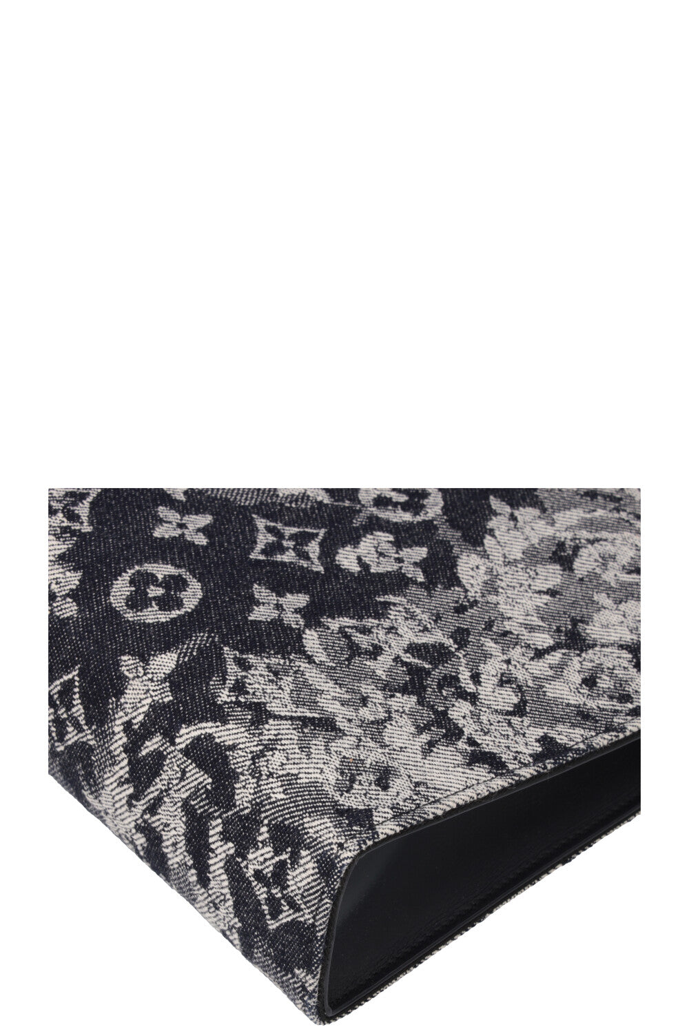 LOUIS VUTTON Tapestry Pochette MM Black White