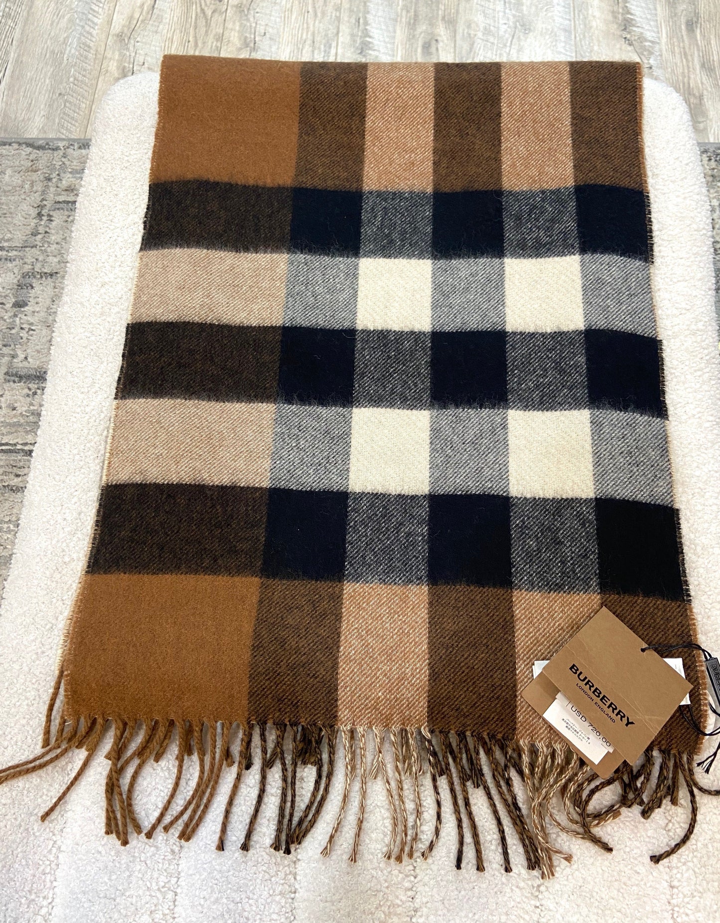 BURBERRY TB HALF MEGA CASHMERE REVERSIBLE SCARF