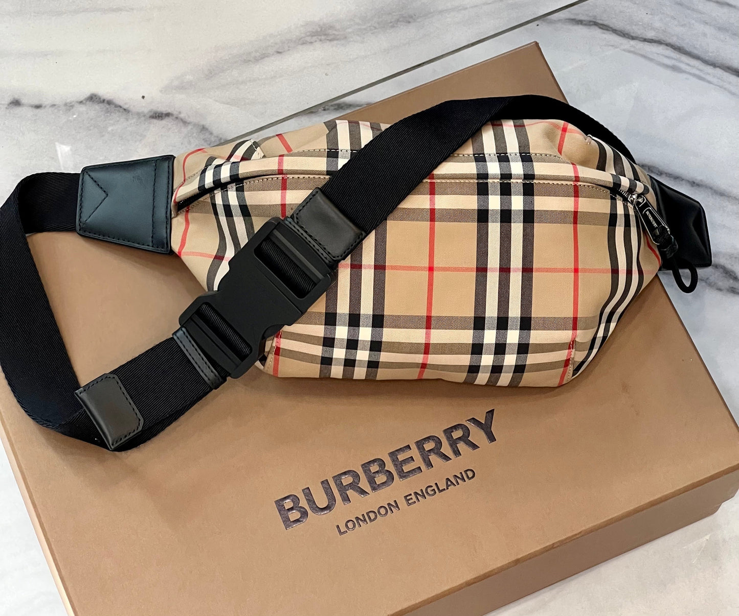 BURBERRY VINTAGE CHECK MEDIUM BUM BAG