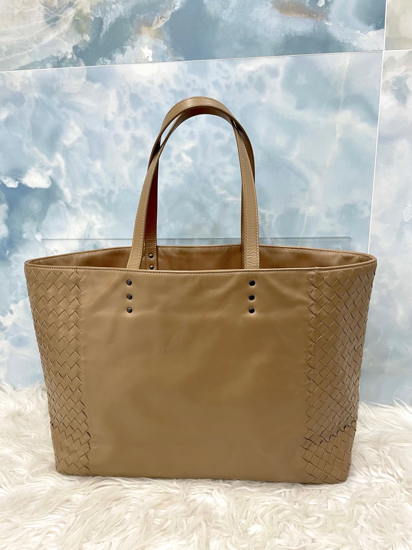 BOTTEGA VENETA INTRECCIATO WOVEN ETOUPE LAMBSKIN TOTE BAG