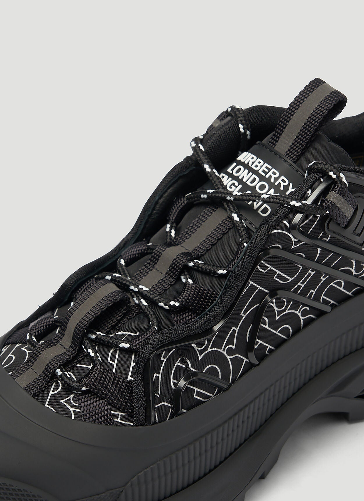 BURBERRY ARTHUR TB MONOGRAM SNEAKERS