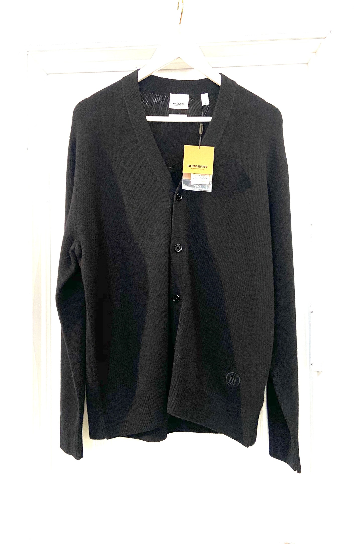 BURBERRY V NECK CARDIGAN