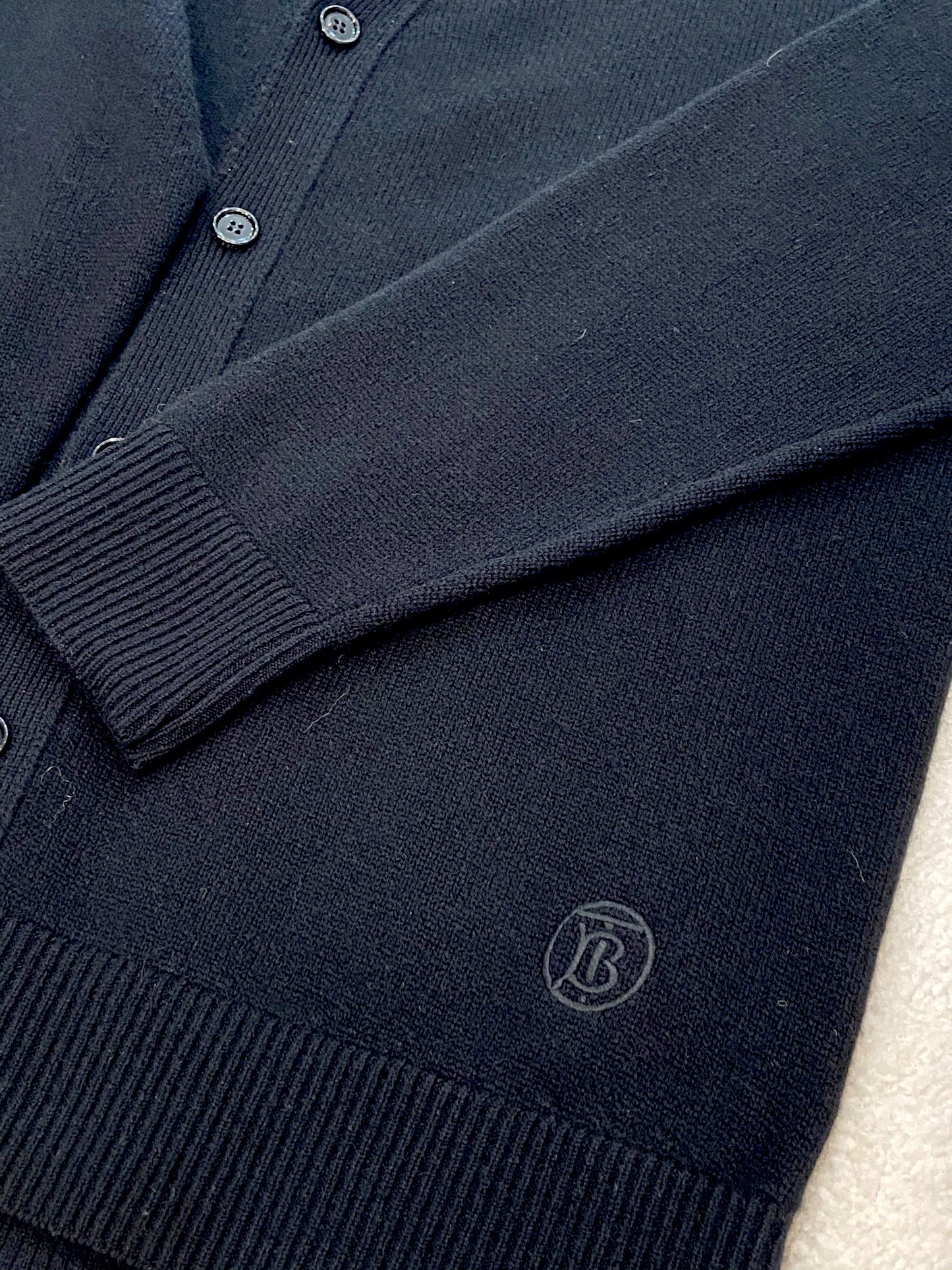 BURBERRY V NECK CARDIGAN