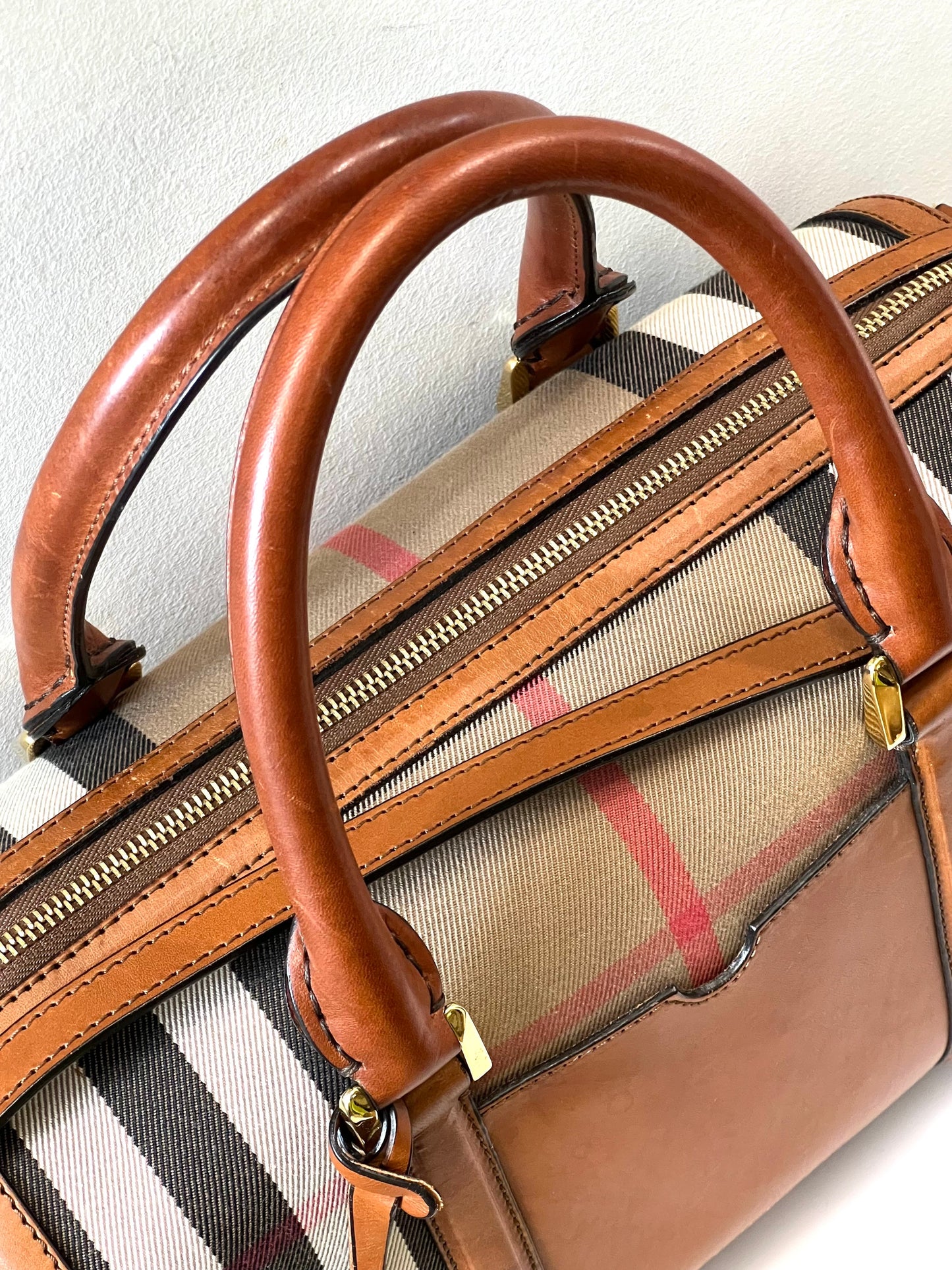 BURBERRY HOUSE CHECK ALCHESTER MEDIUM BOWLER BAG
