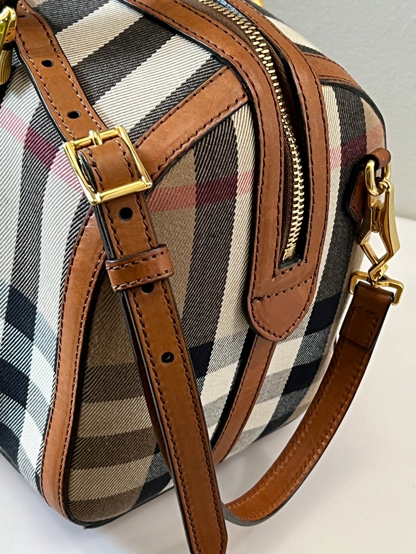 BURBERRY HOUSE CHECK ALCHESTER MEDIUM BOWLER BAG