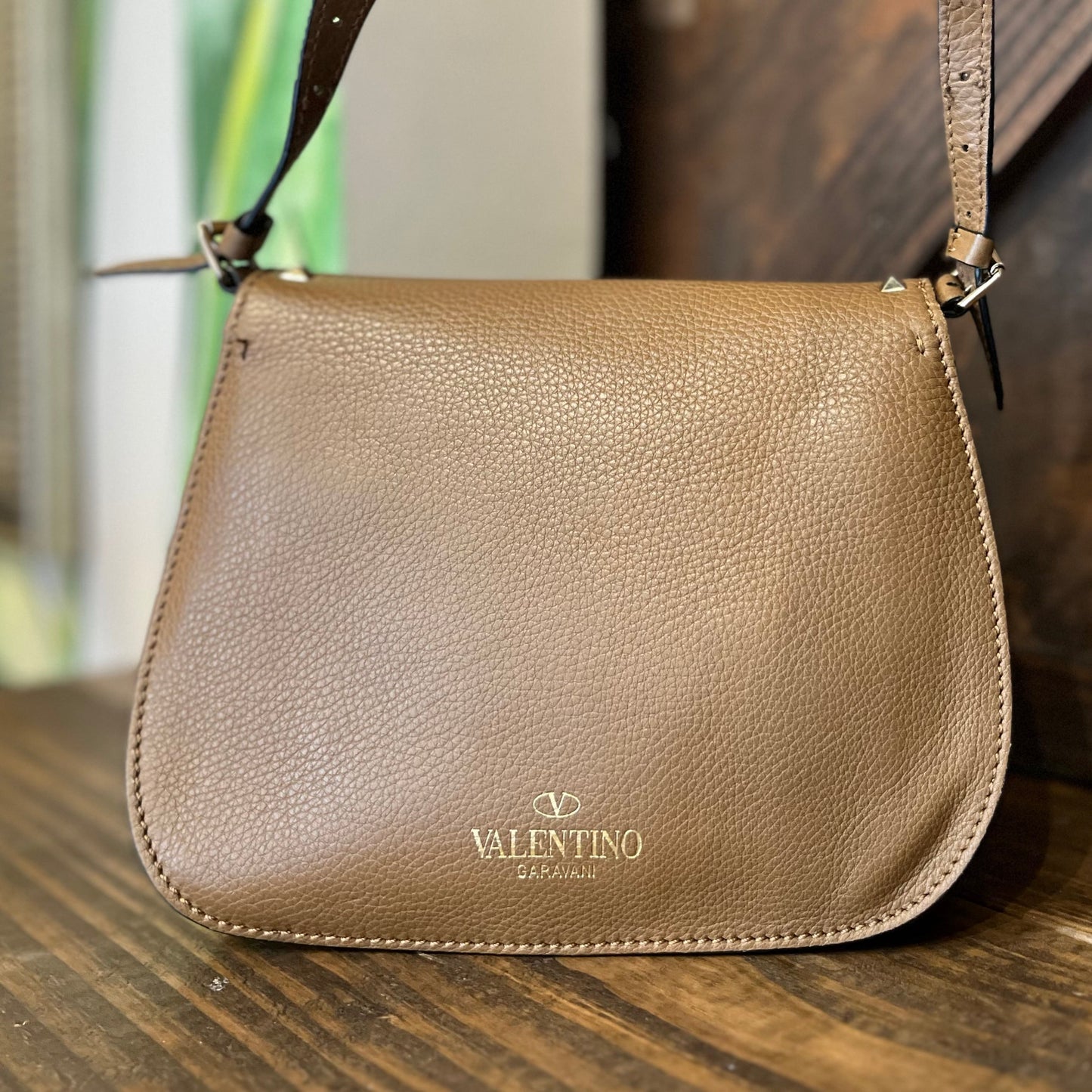 VALENTINO Band Rockstud Grained Calfskin Crossbody Bag ADI1194