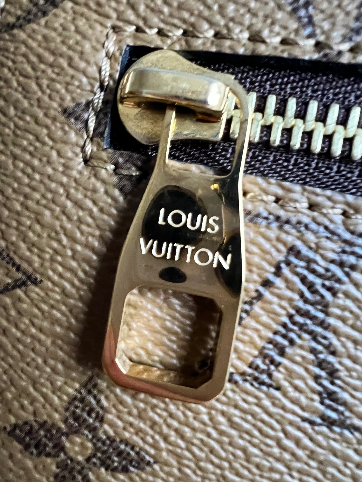 Louis Vuitton Pochette Metis Reverse Monogram (RRP £2,000)