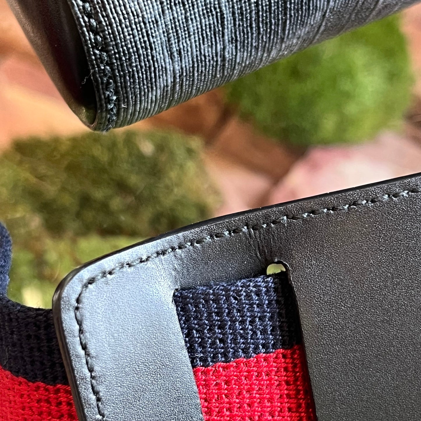GUCCI GG Supreme Web Small Black Messenger