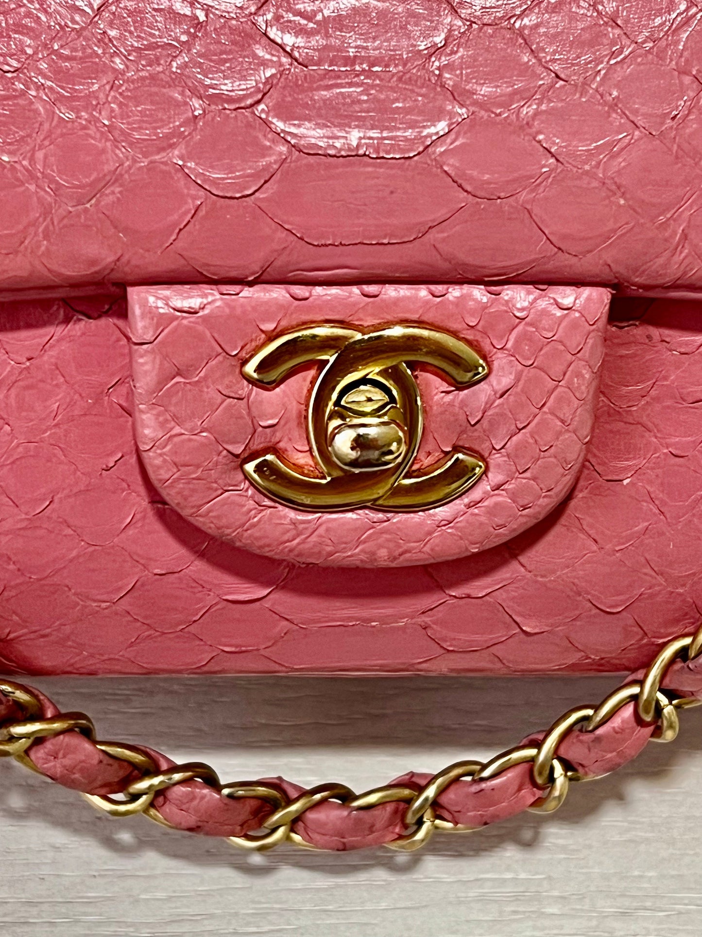 CHANEL 2.55 CLASSIC FLAP MEDIUM PINK PYTHON SHOULDER BAG