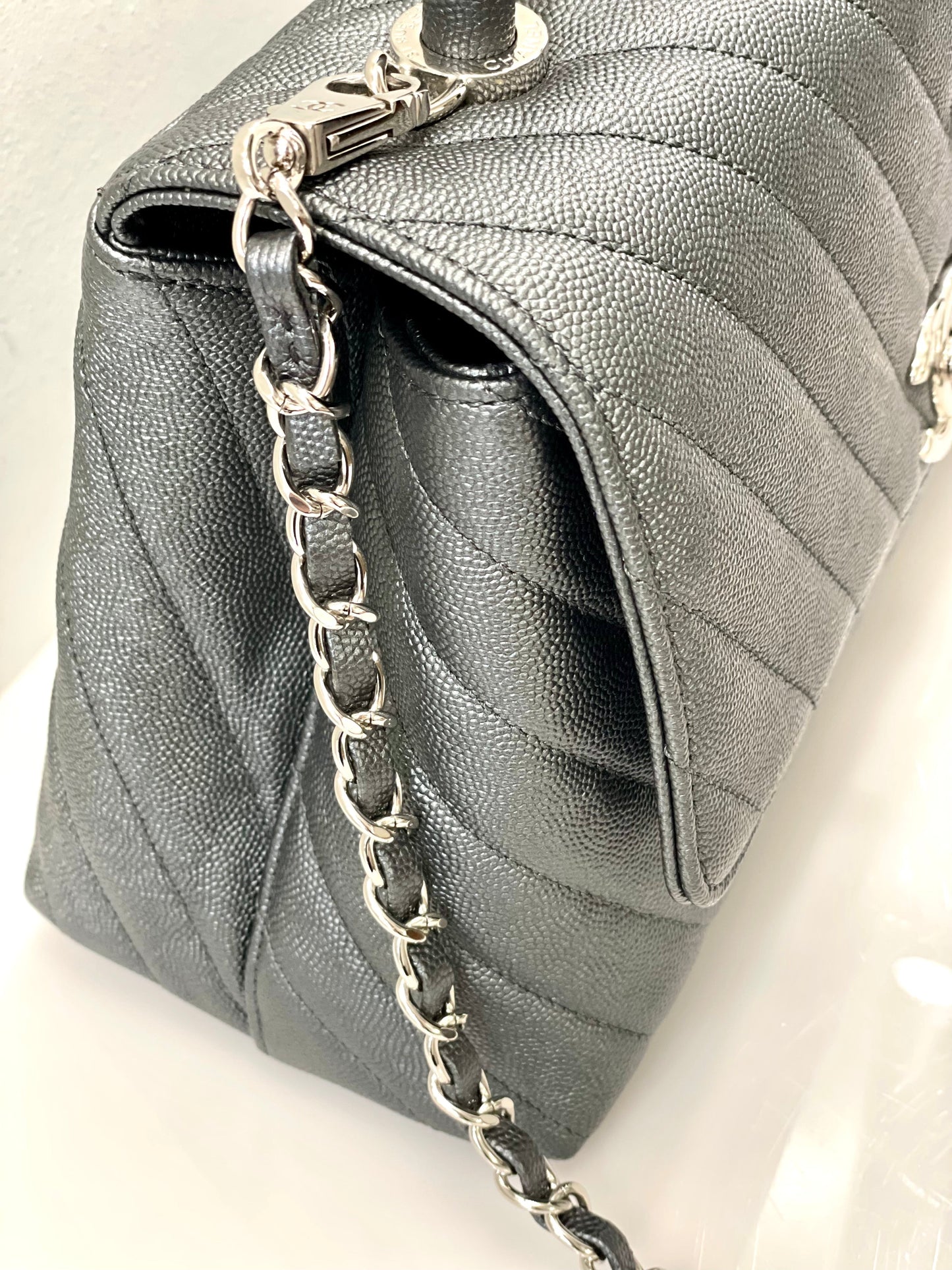 CHANEL CAVIAR METALLIC GRAPHITE MEDIUM COCO HANDBAG