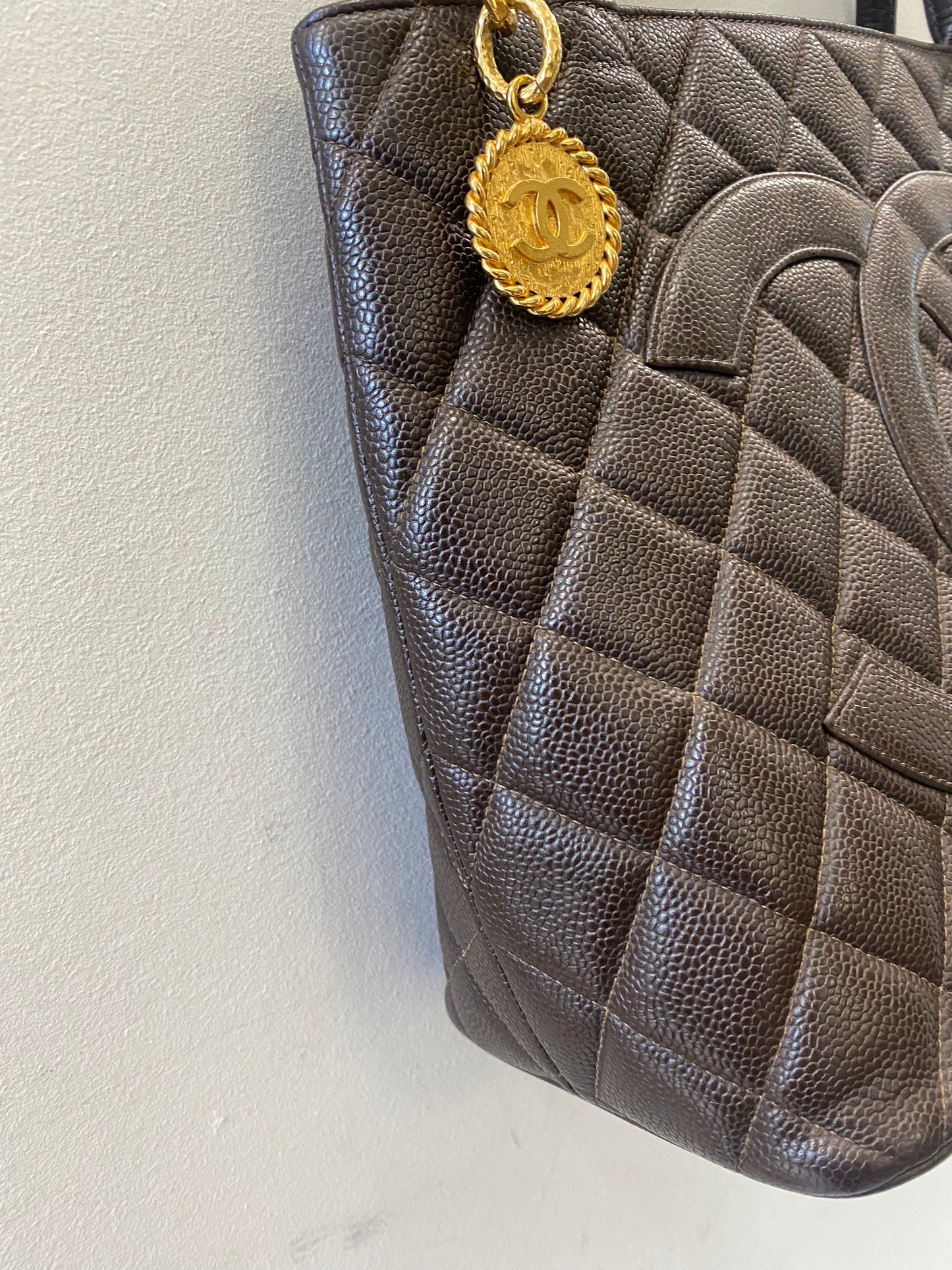 CHANEL CC BROWN CAVIAR LEATHER MEDALLION TOTE BAG