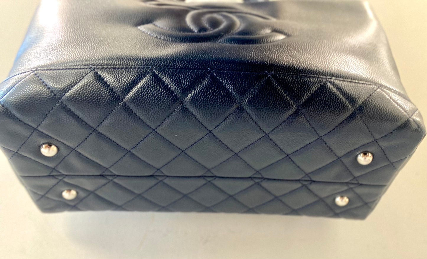 CHANEL CC SOFT CAVIAR LEATHER MEDIUM TOP HANDLE TOTE BAG