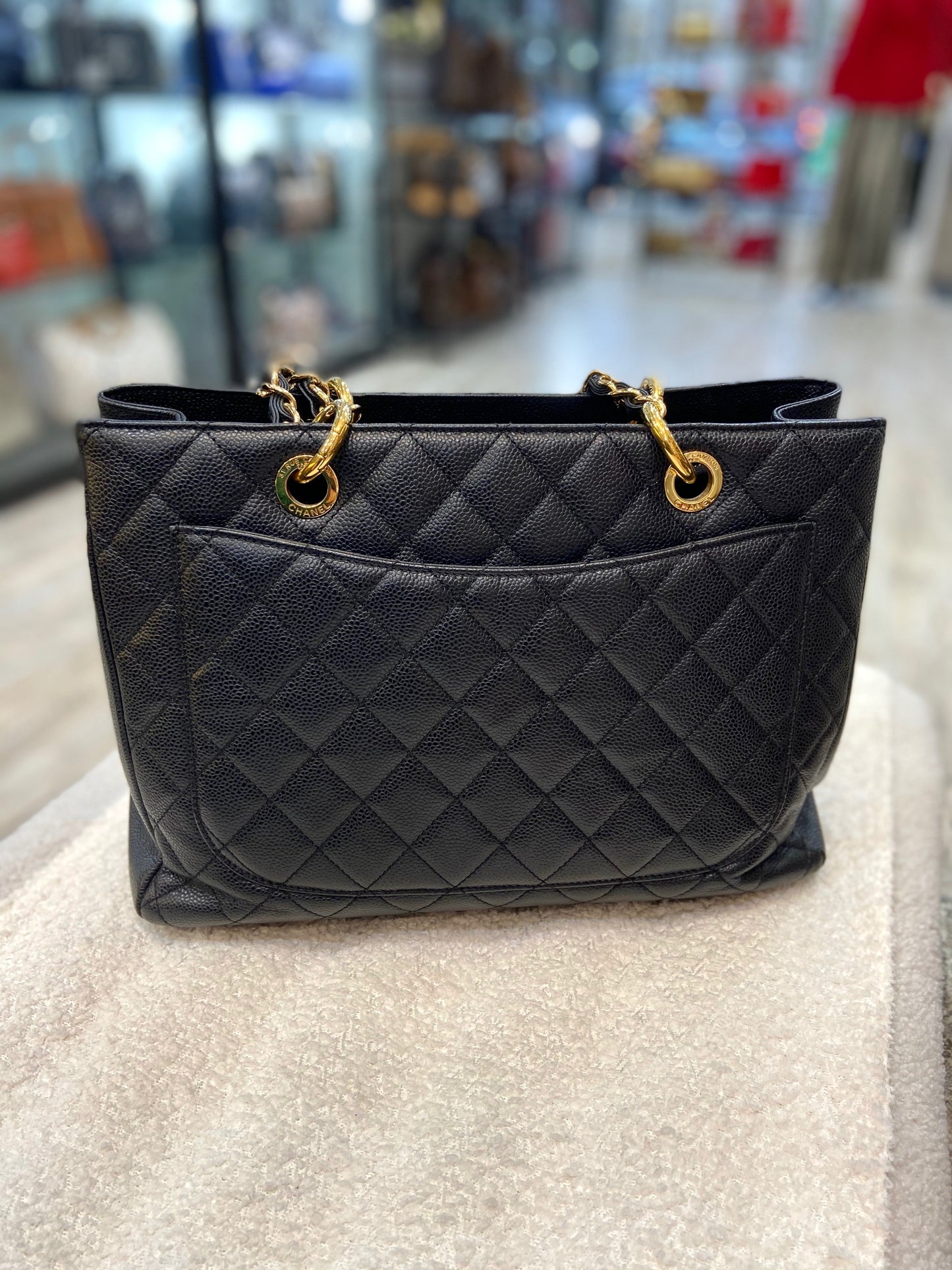 CHANEL CAVIAR QUILTED GRAND SHOPPING TOTE BAG