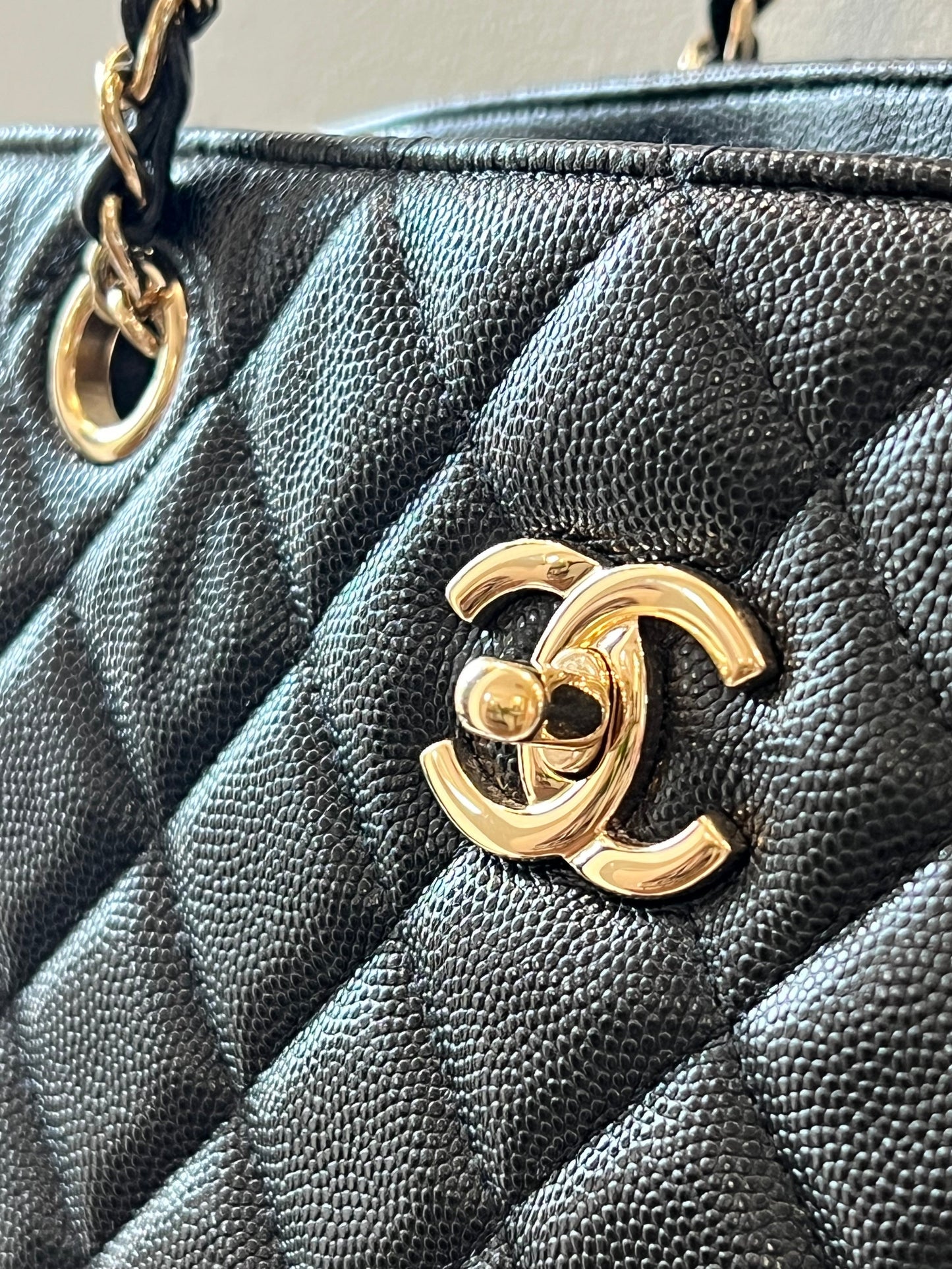 CHANEL CAVIAR QUILTED GRAND SHOPPING TOTE BAG-HS
