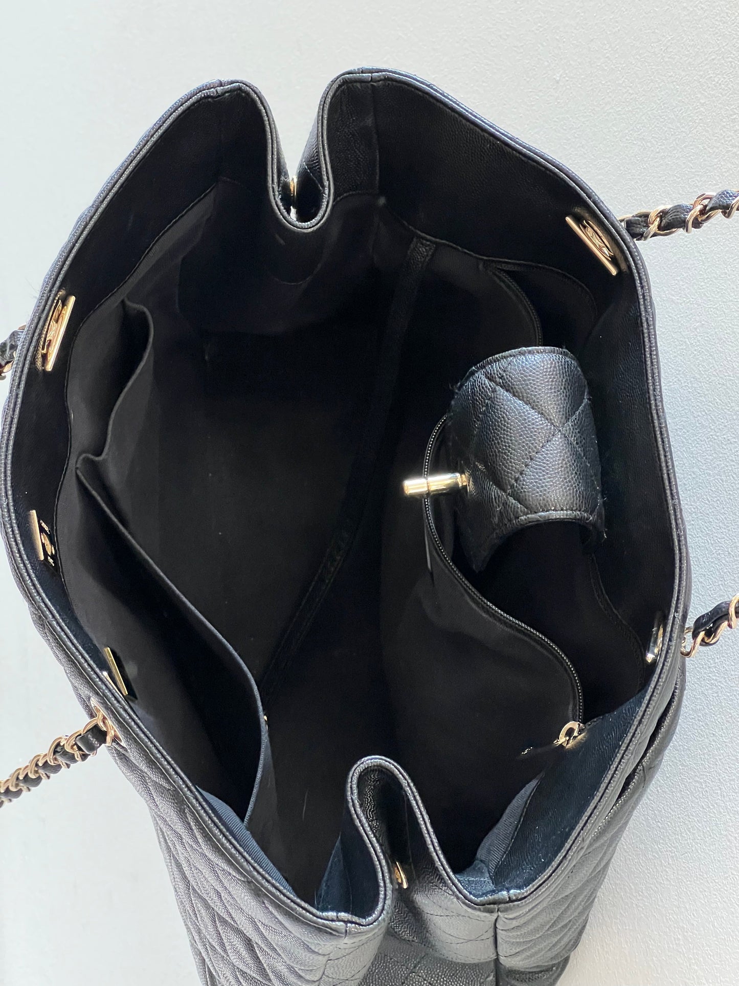 CHANEL CAVIAR QUILTED GRAND SHOPPING TOTE BAG-HS