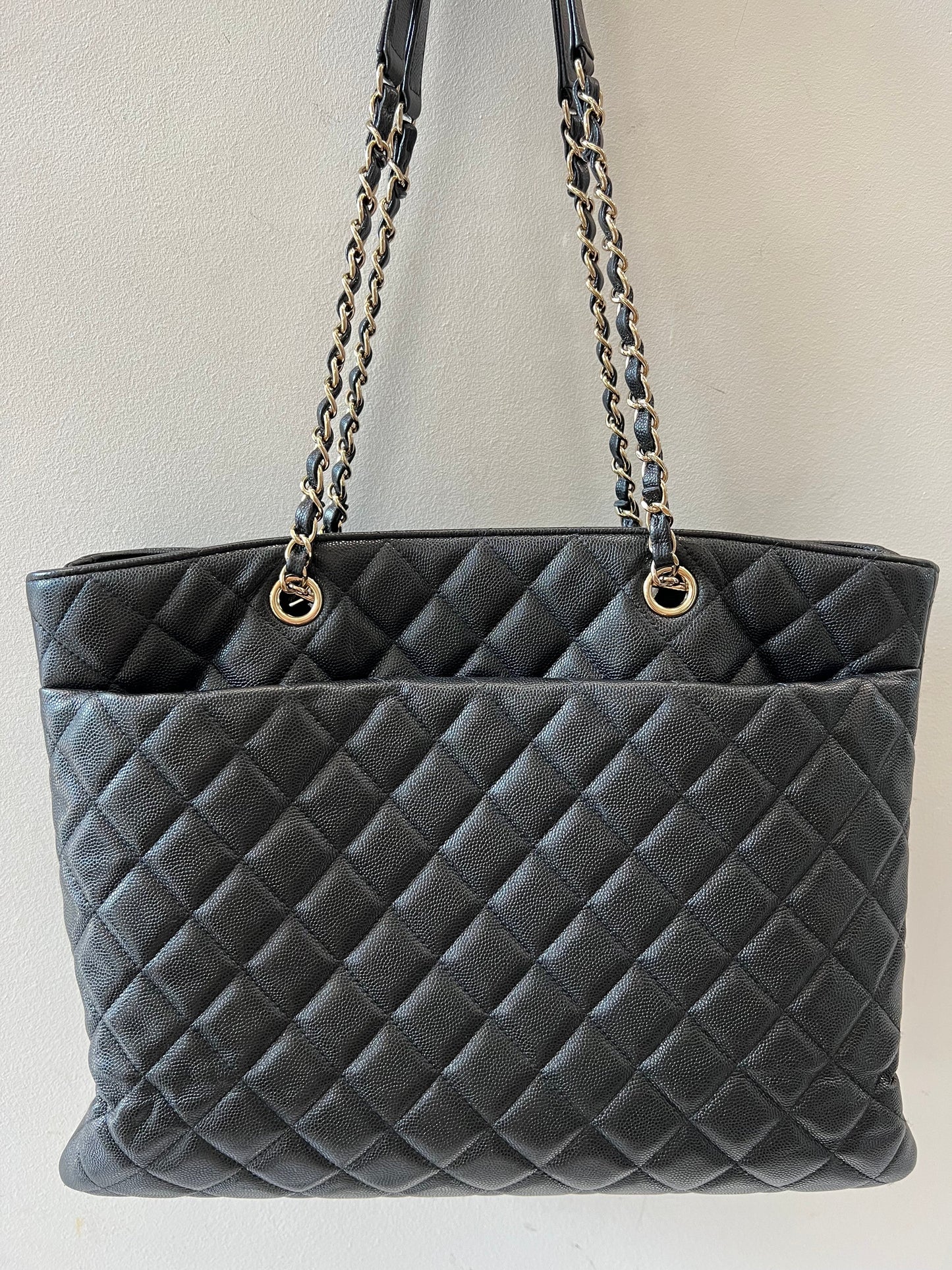CHANEL CAVIAR QUILTED GRAND SHOPPING TOTE BAG-HS