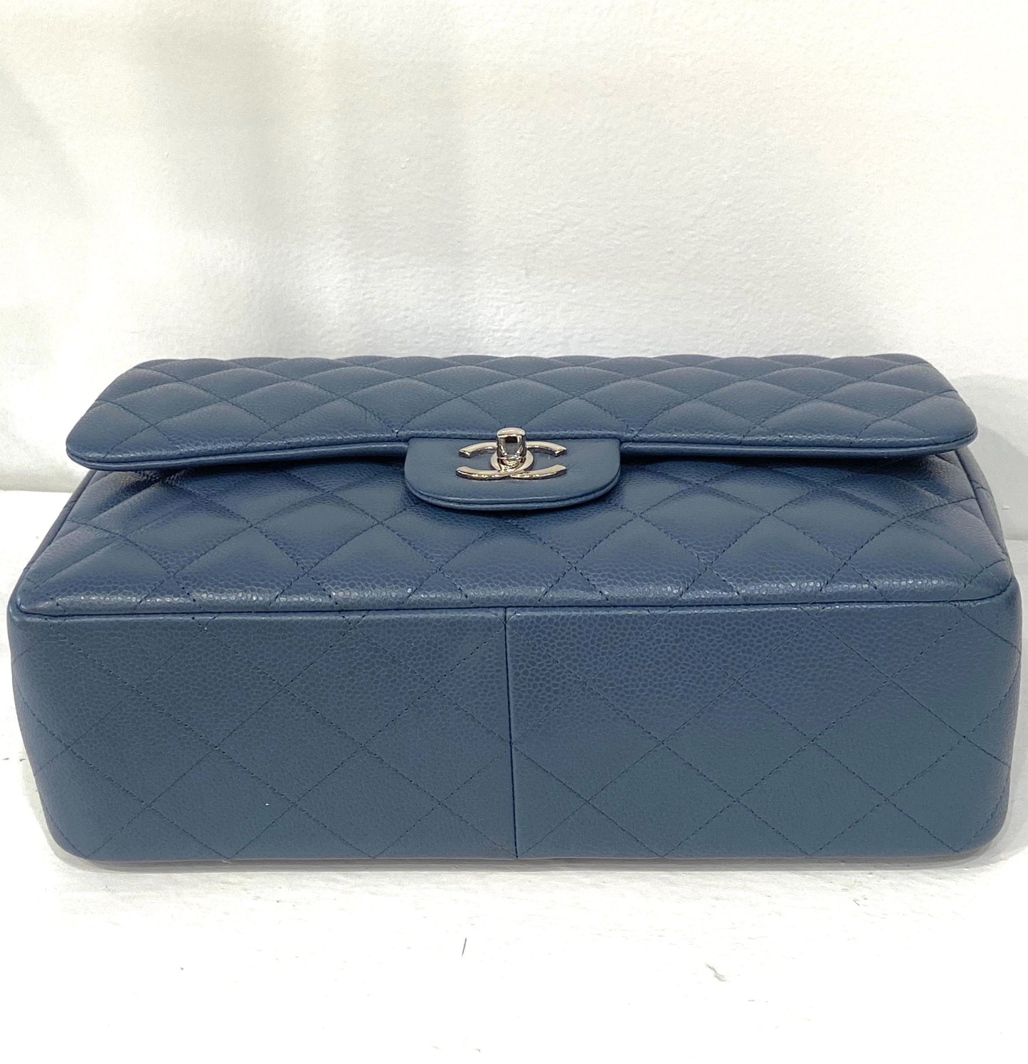 CHANEL CAVIAR QUILTED JUMBO DOUBLE FLAP BAG-HS