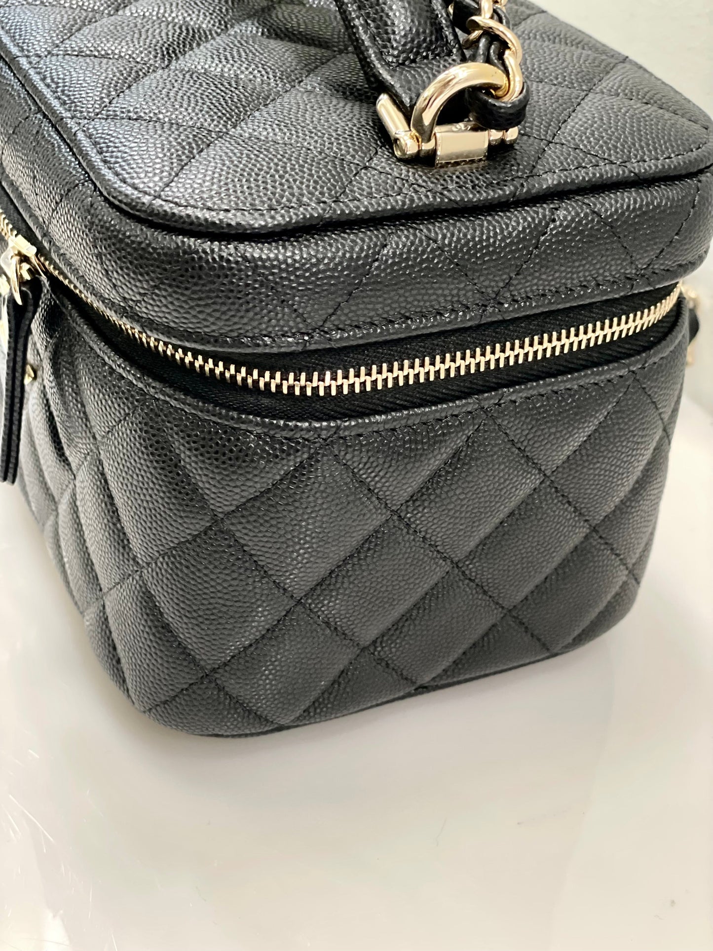CHANEL CC CAVIAR QUILTED MINI VANITY SHOULDER BAG