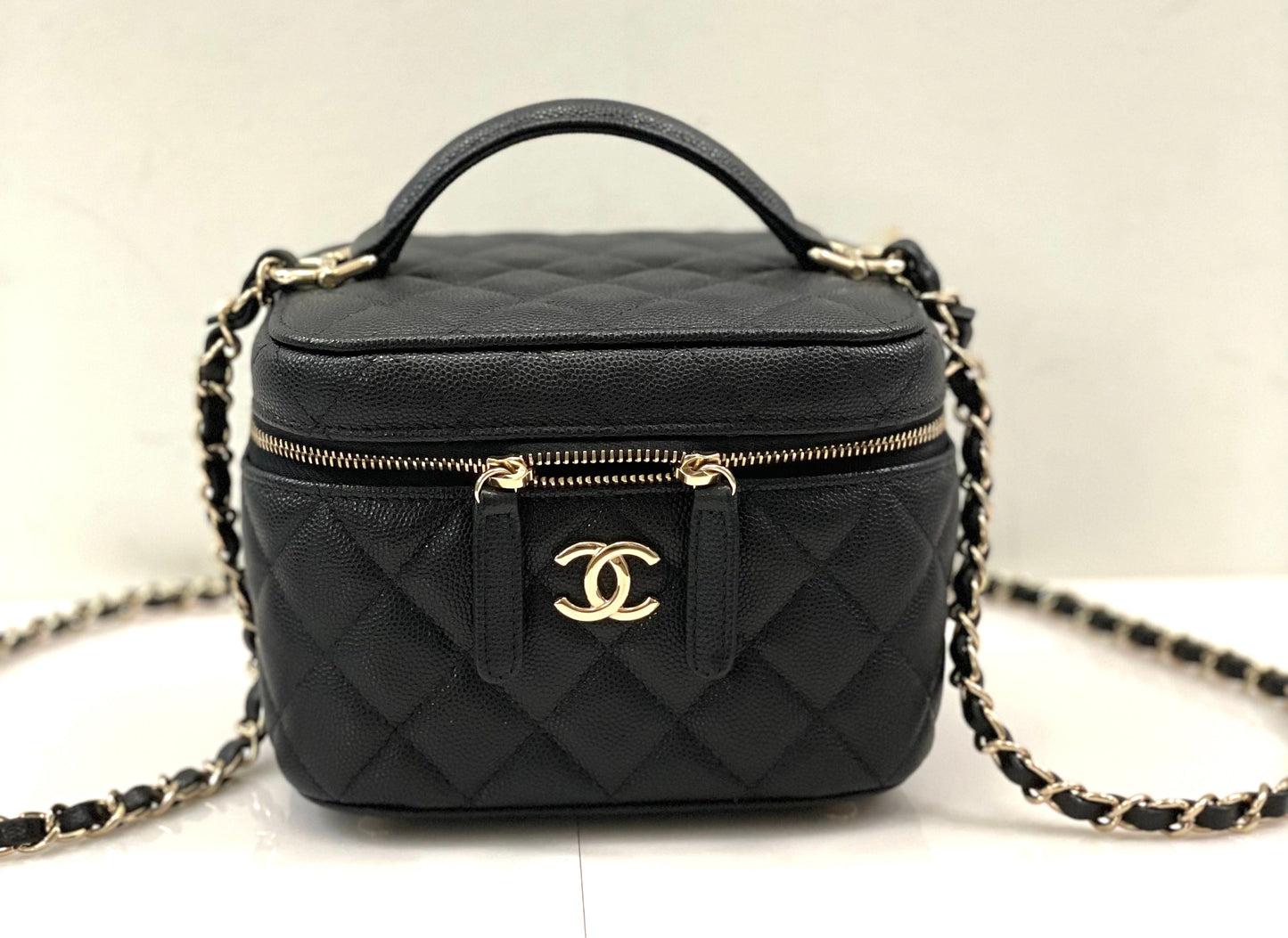 CHANEL CC CAVIAR QUILTED MINI VANITY SHOULDER BAG