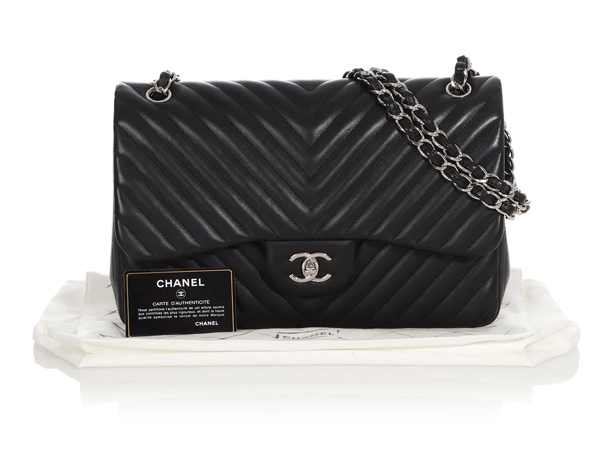 CHANEL CLASSIC CHEVRON-QUILTED LAMBSKIN DOUBLE FLAP JUMBO BAG