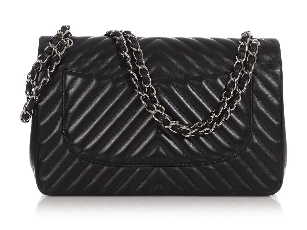 CHANEL CLASSIC CHEVRON-QUILTED LAMBSKIN DOUBLE FLAP JUMBO BAG