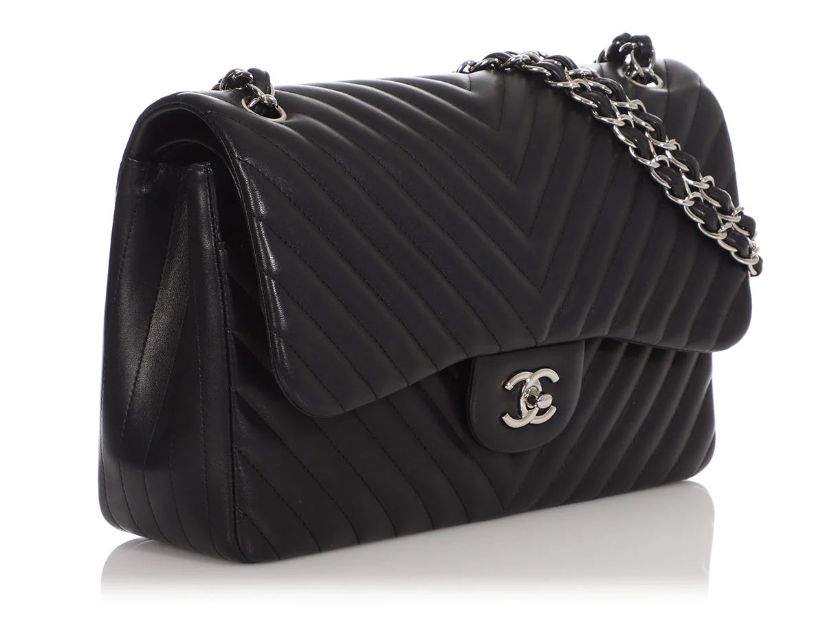 CHANEL CLASSIC CHEVRON-QUILTED LAMBSKIN DOUBLE FLAP JUMBO BAG