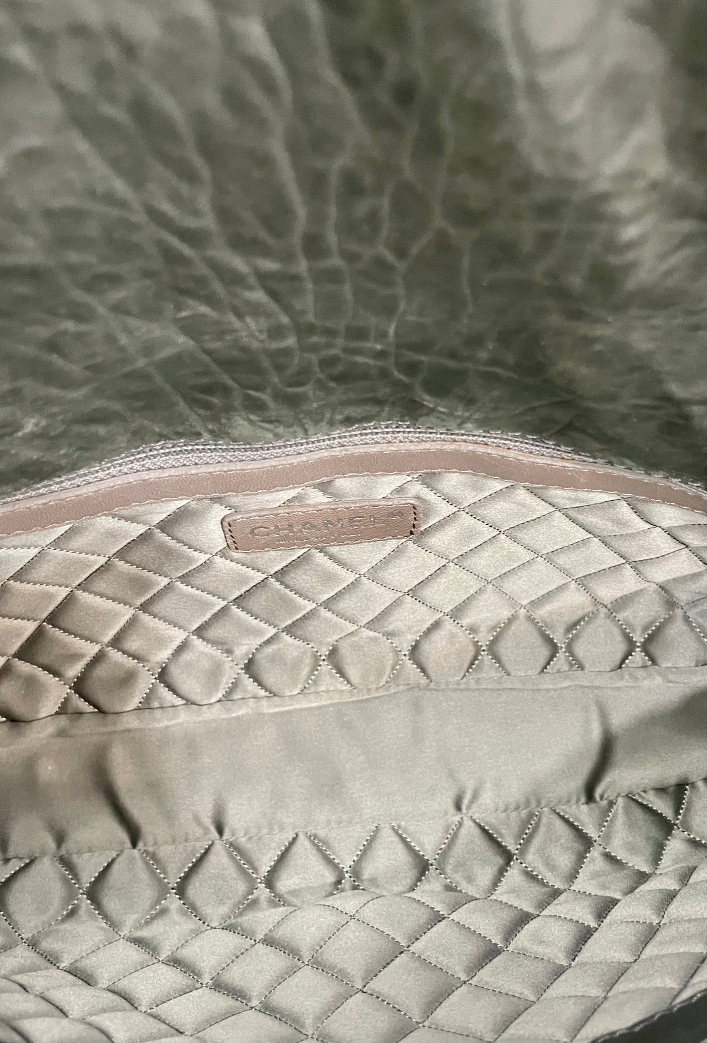 CHANEL VINTAGE CAVIAR CRUMPLED LEATHER MED CC CRAVE FLAP BAG