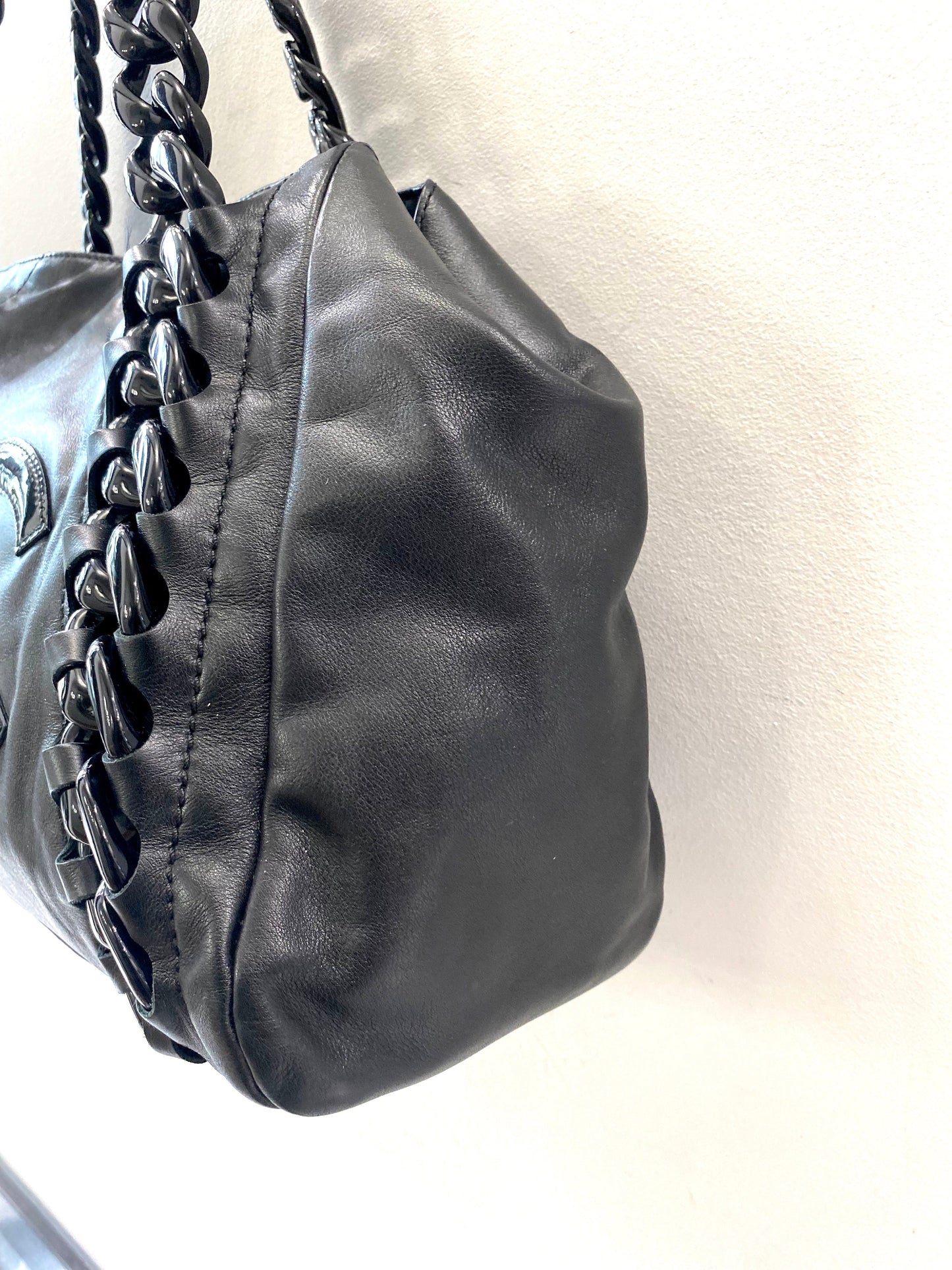 CHANEL GLAZED CALFSKIN LEATHER EAST WEST MODERN CHAIN TOTE