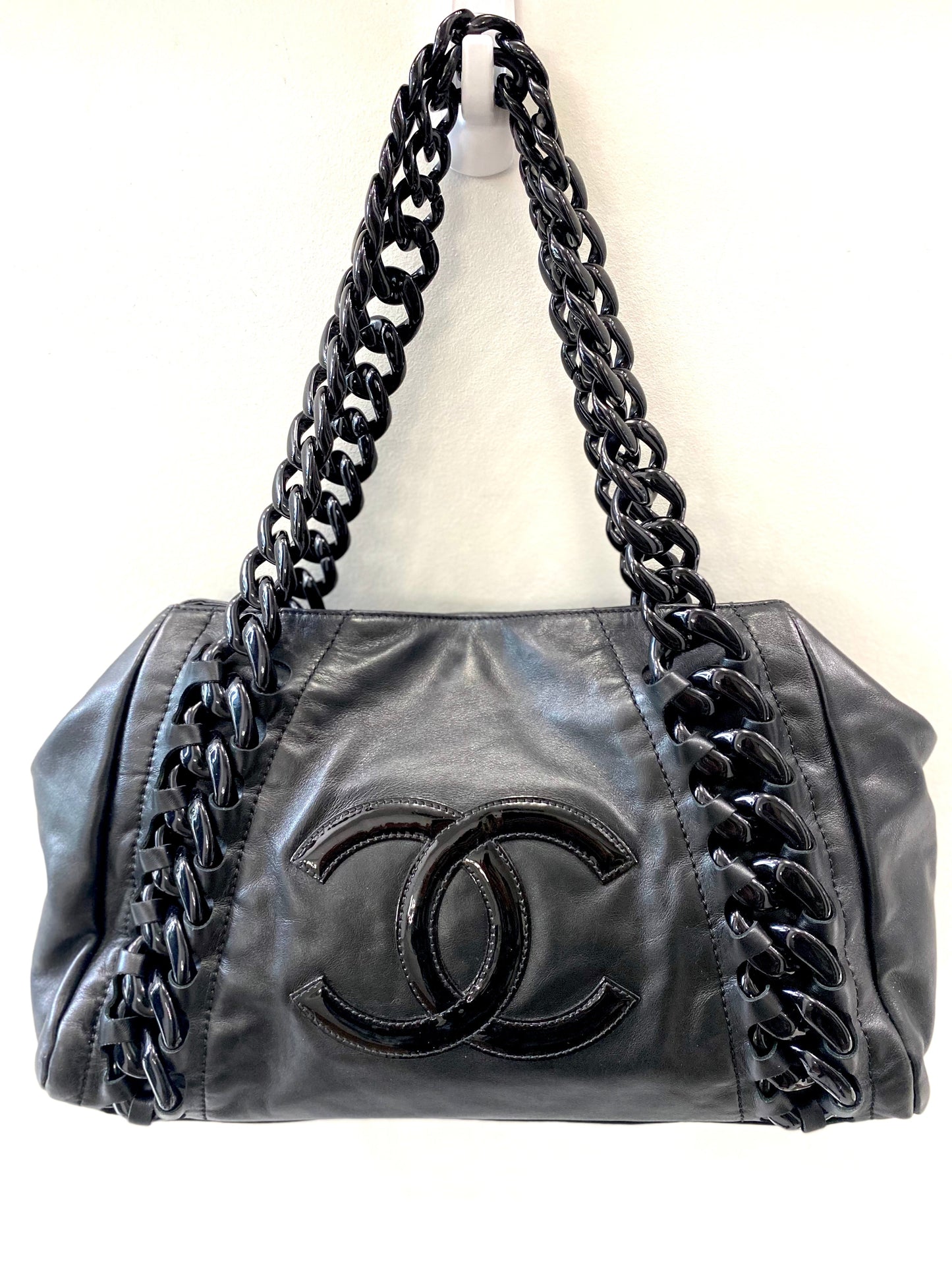 CHANEL GLAZED CALFSKIN LEATHER EAST WEST MODERN CHAIN TOTE