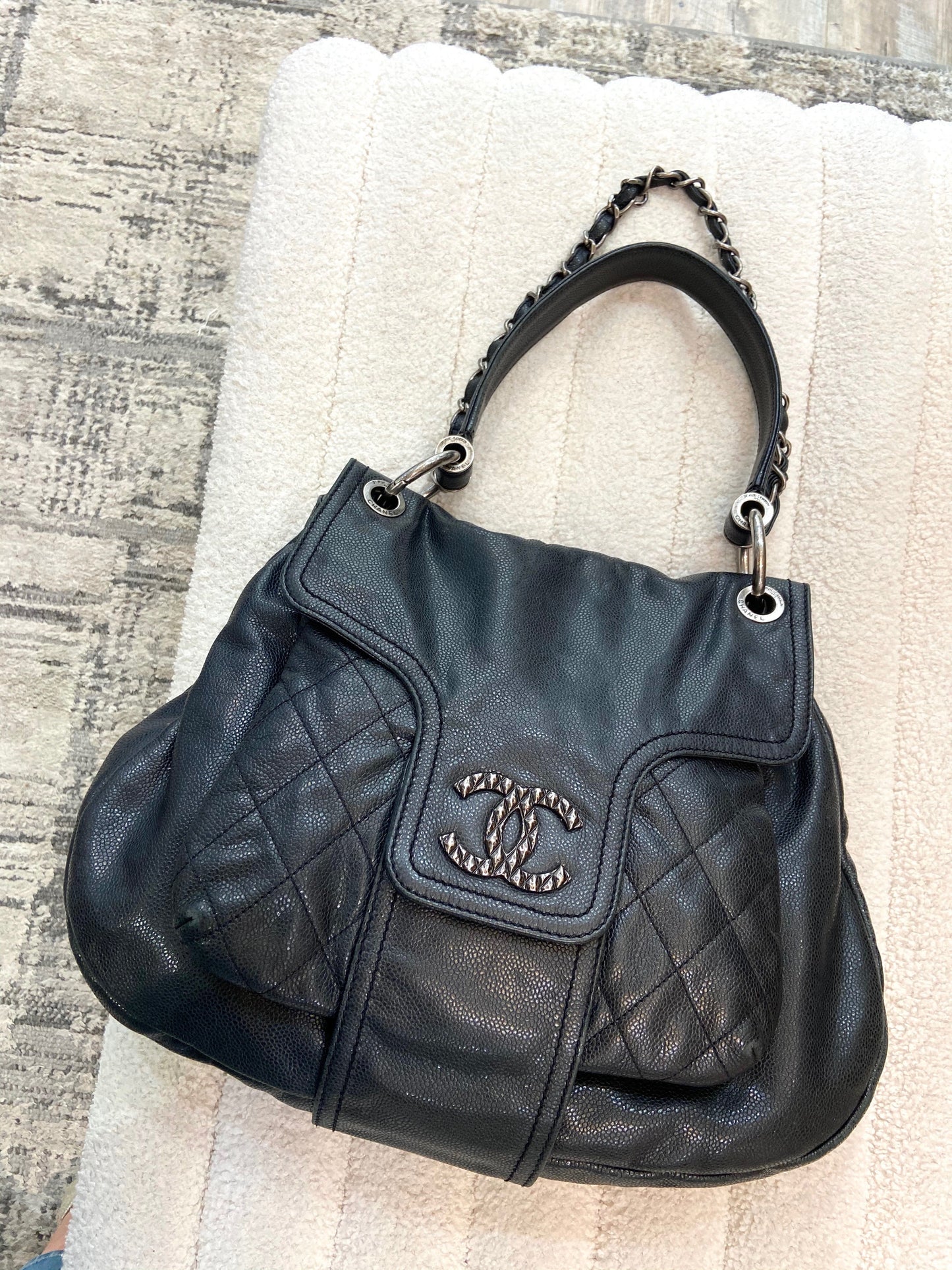 CHANEL GLAZED CAVIAR COCO RIDER FLAP BAG