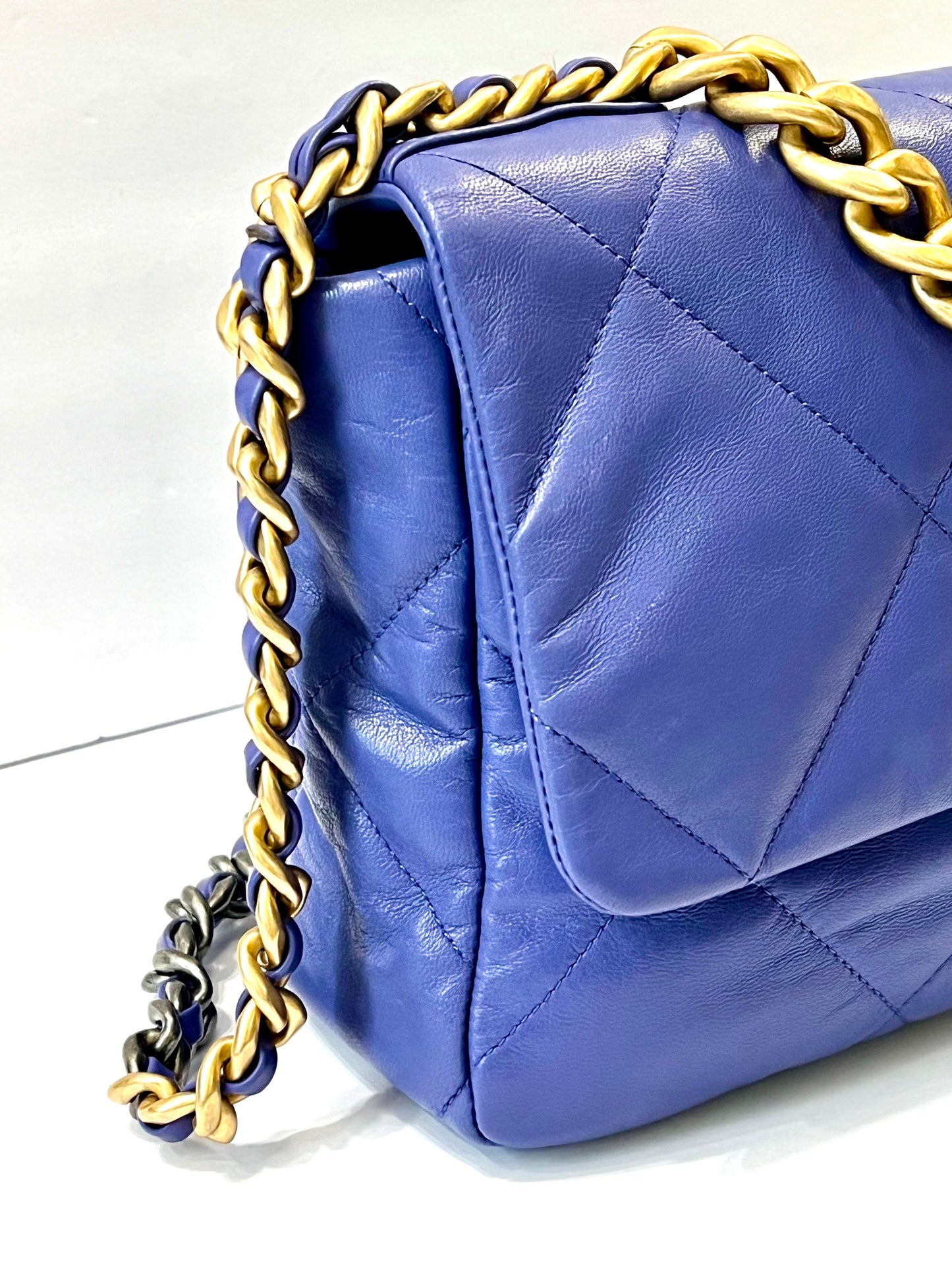 CHANEL QUILTED LAMBSKIN MEDIUM CHANEL 19 FLAP BAG