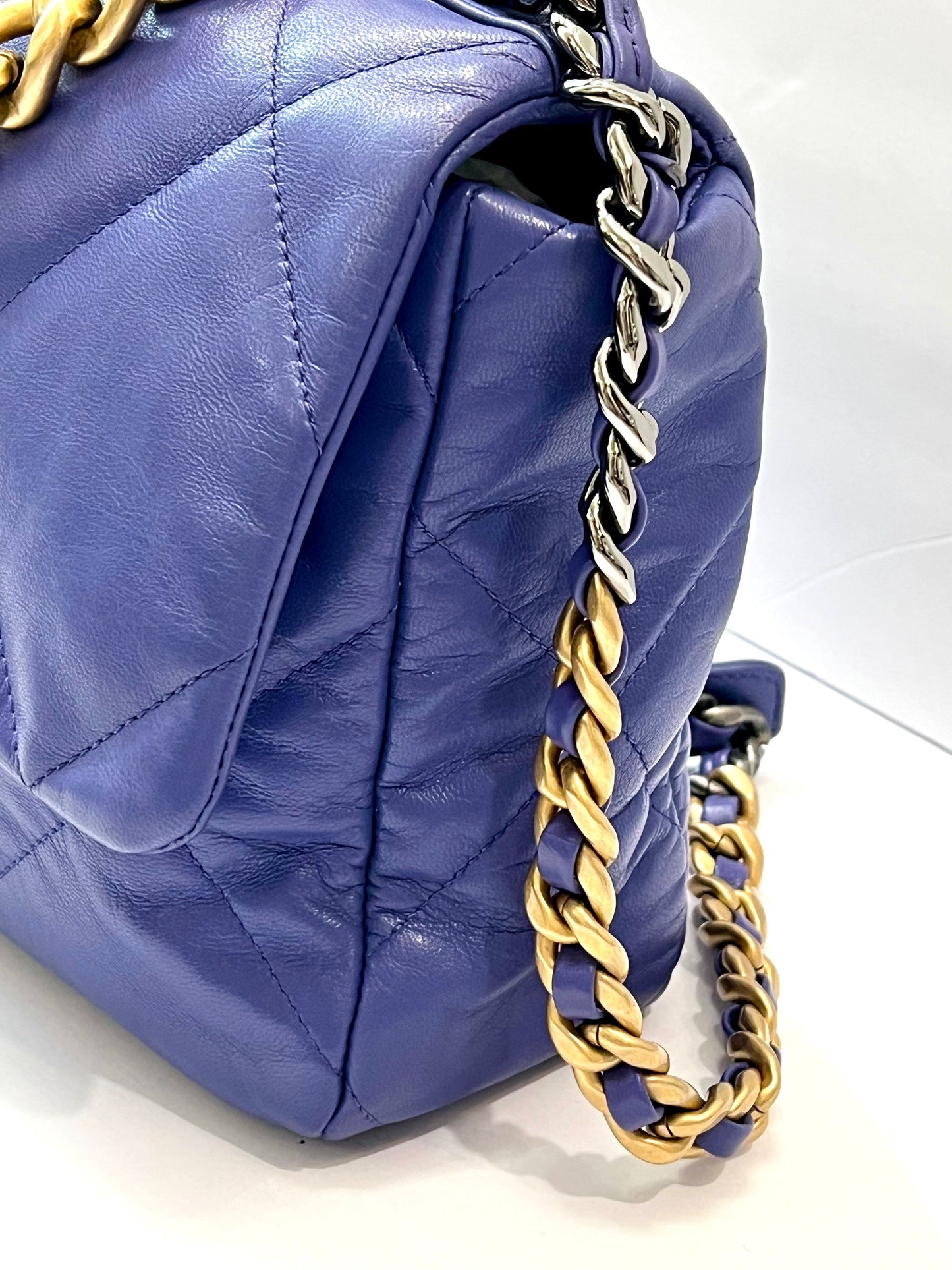 CHANEL QUILTED LAMBSKIN MEDIUM CHANEL 19 FLAP BAG