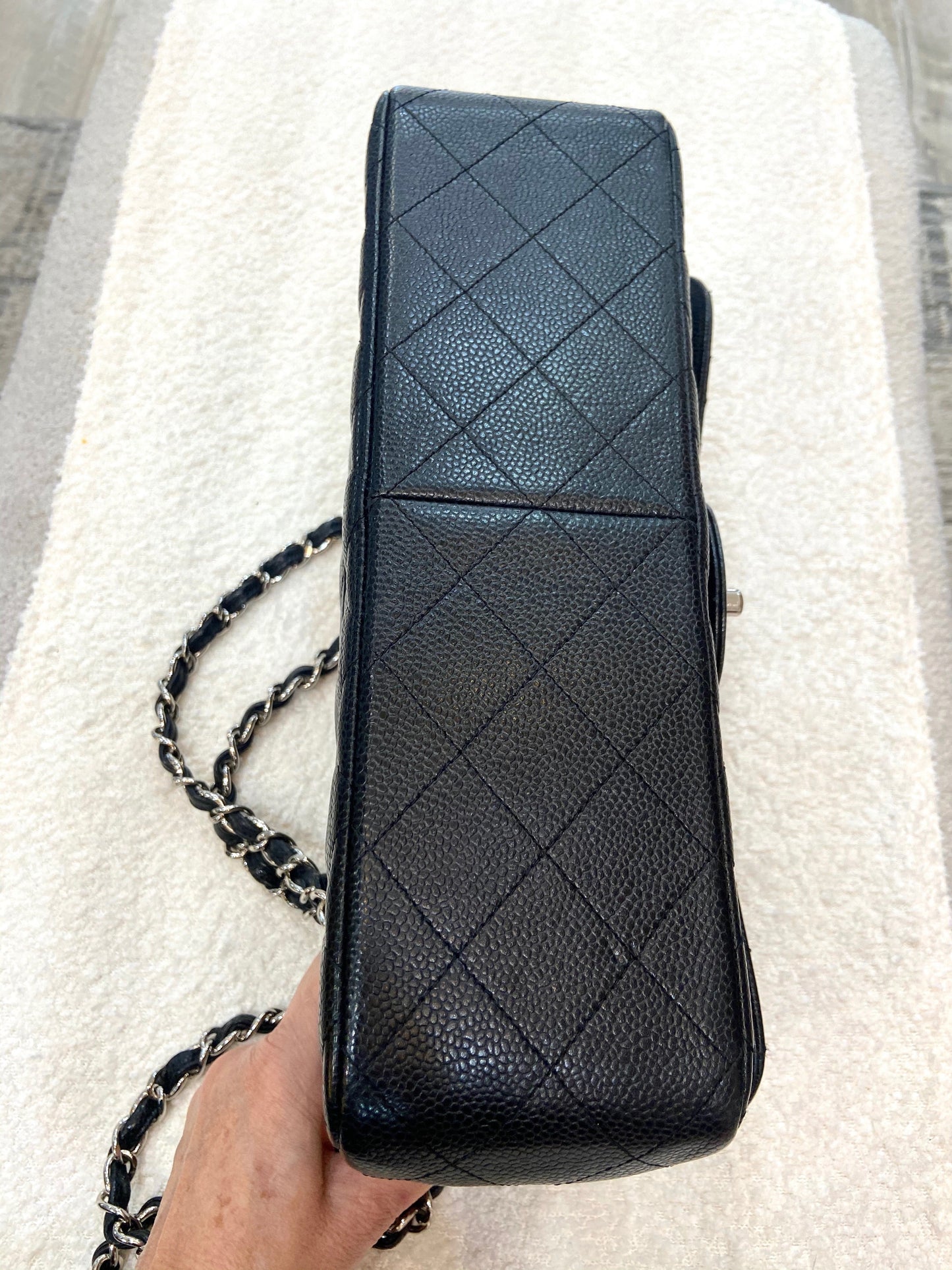 CHANEL CAVIAR QUILTED JUMBO DOUBLE FLAP CLASSIC SHOULDER BAG