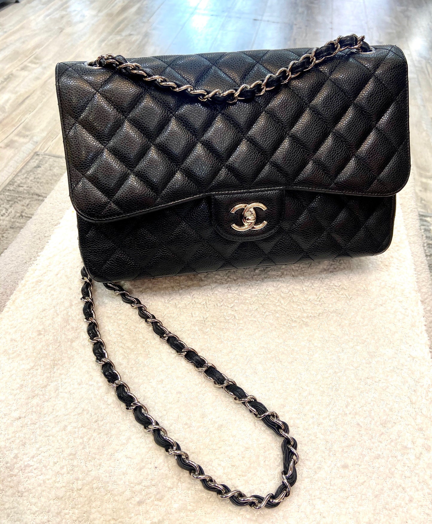 CHANEL CAVIAR QUILTED JUMBO DOUBLE FLAP CLASSIC SHOULDER BAG