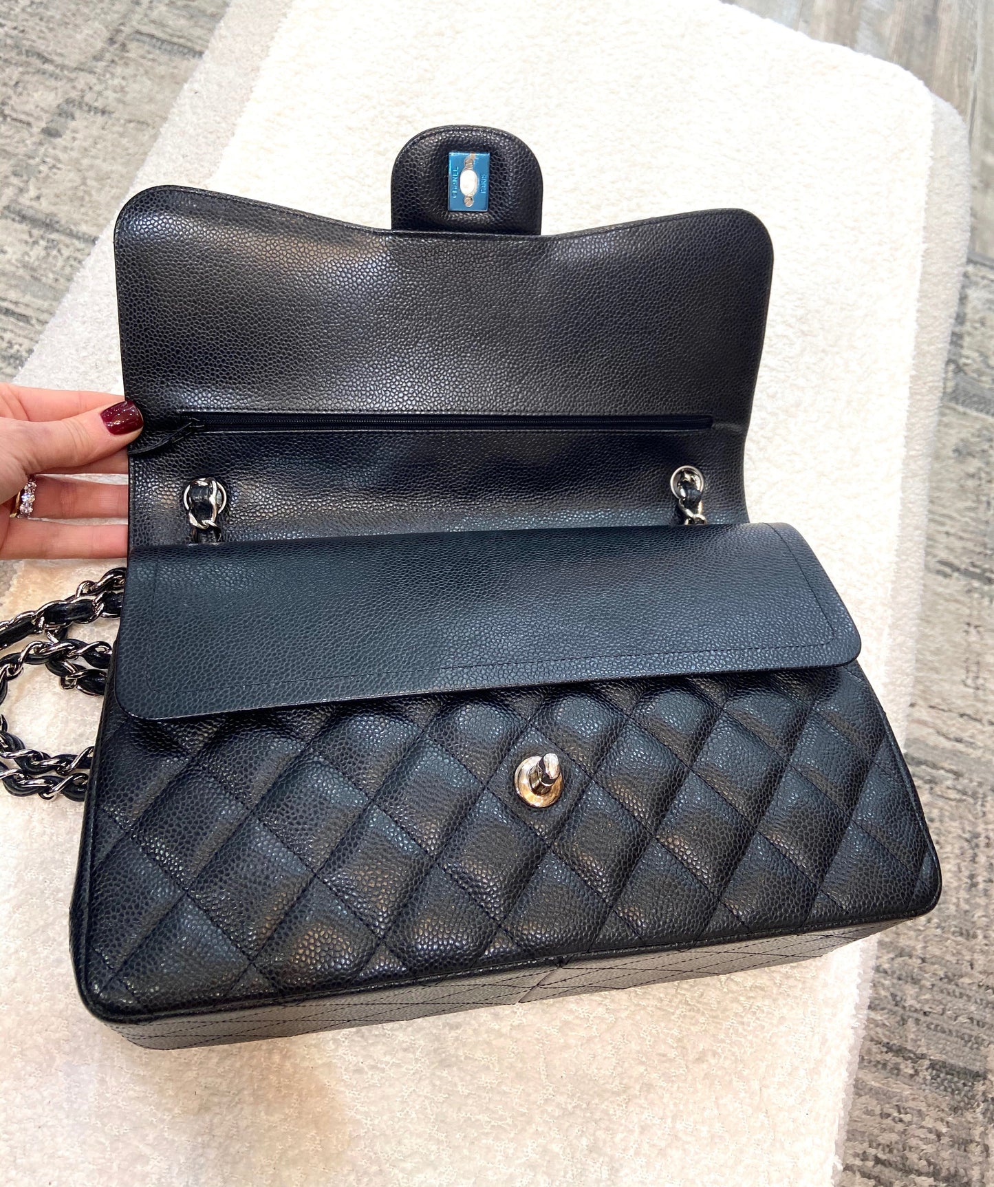 CHANEL CAVIAR QUILTED JUMBO DOUBLE FLAP CLASSIC SHOULDER BAG
