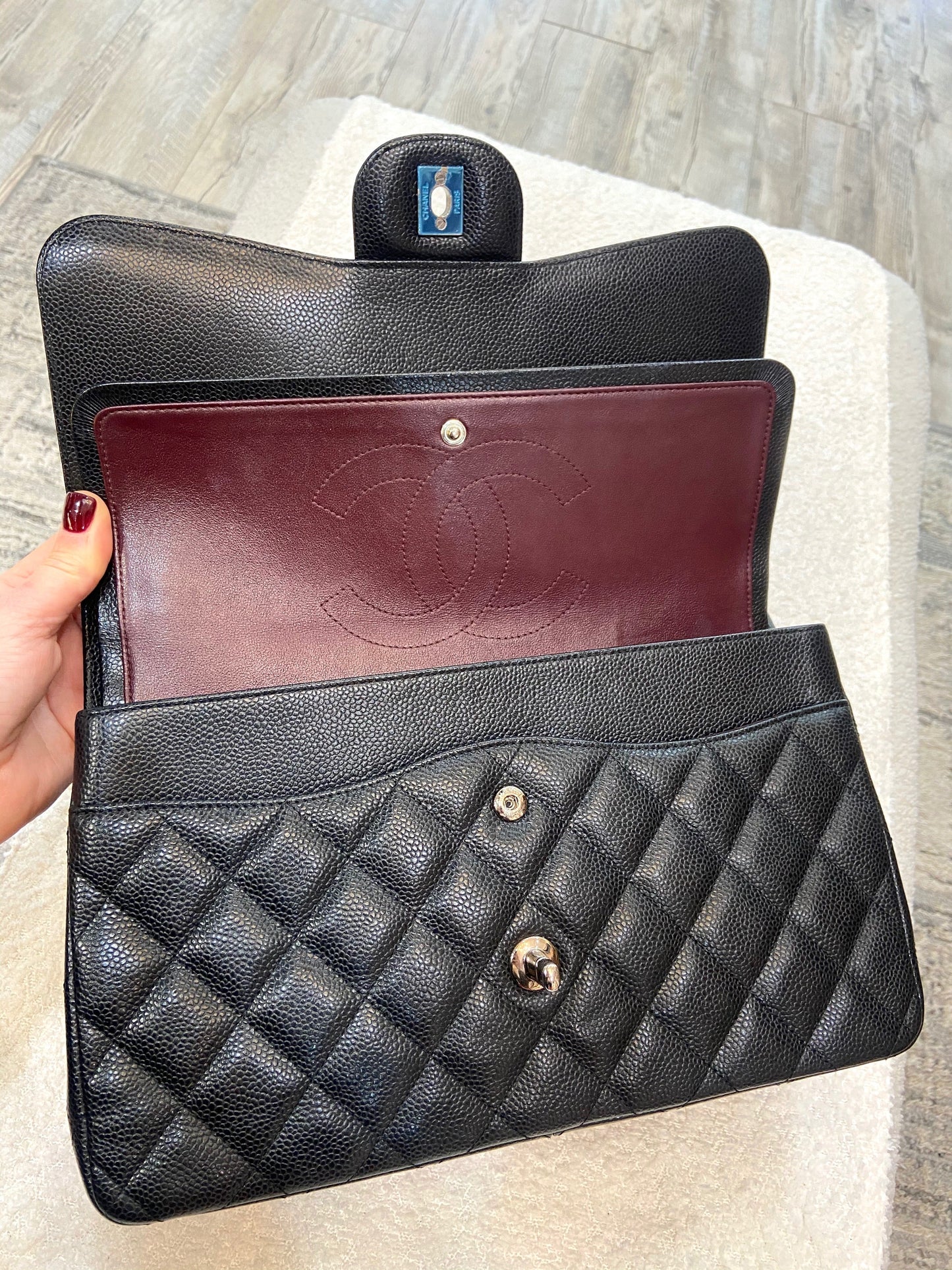 CHANEL CAVIAR QUILTED JUMBO DOUBLE FLAP CLASSIC SHOULDER BAG
