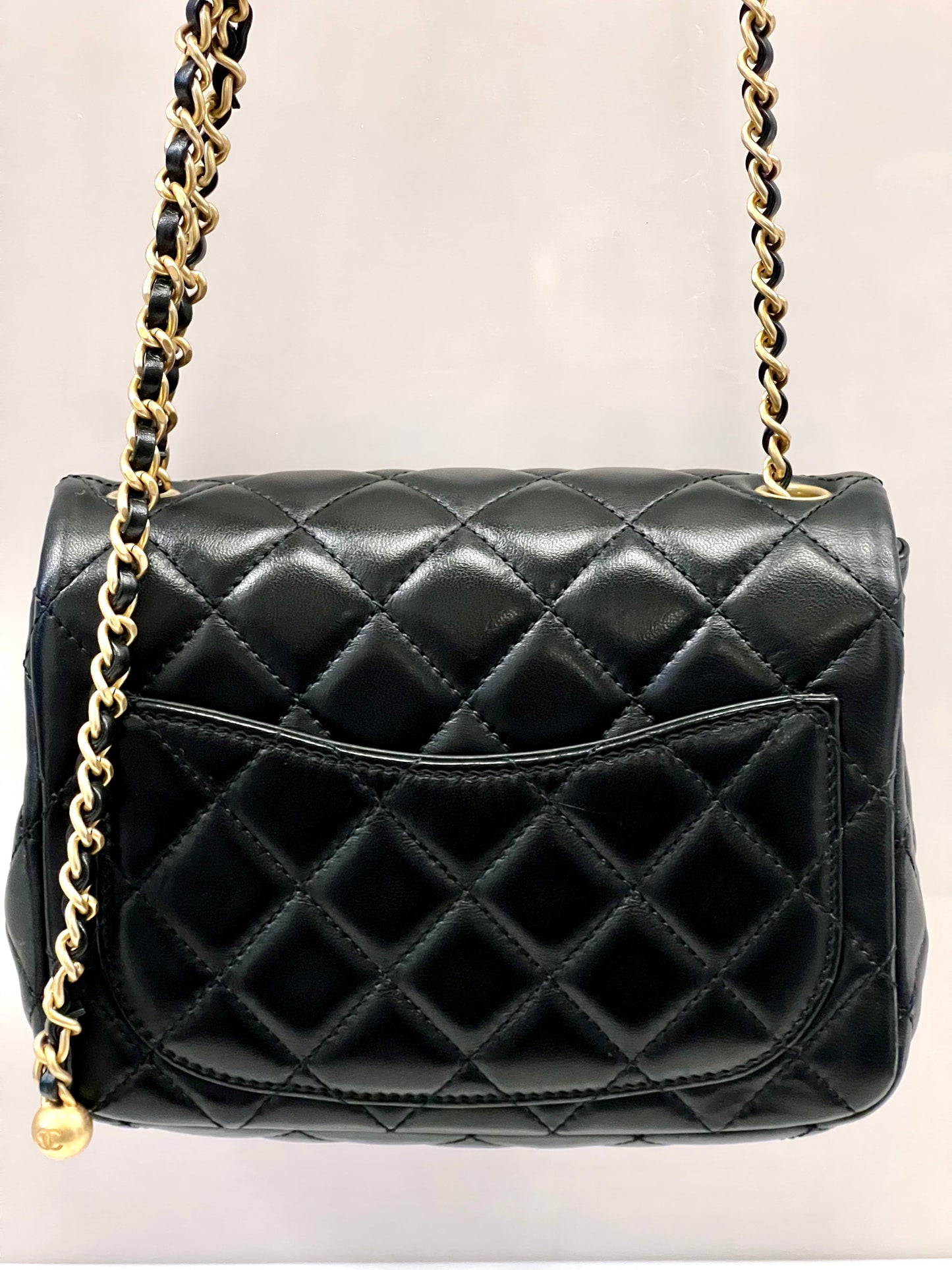 CHANEL QUILTED LAMBSKIN PEARL CRUSH CLUTCH WITH CHAIN