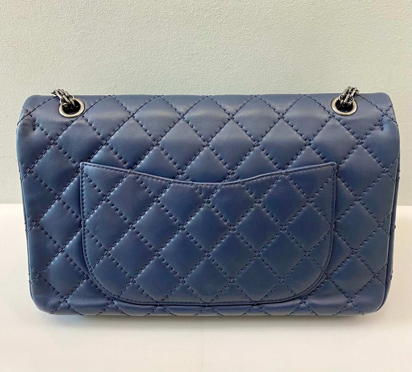 CHANEL 2.55 REISSUE DOUBLE FLAP CALFSKIN LEATHER 226 SHOULDER BAG