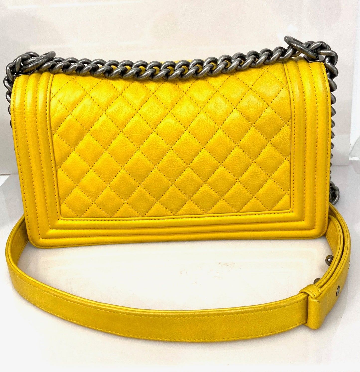 CHANEL QUILTED CALFSKIN LEATHER MEDIUM BOY BAG-HS