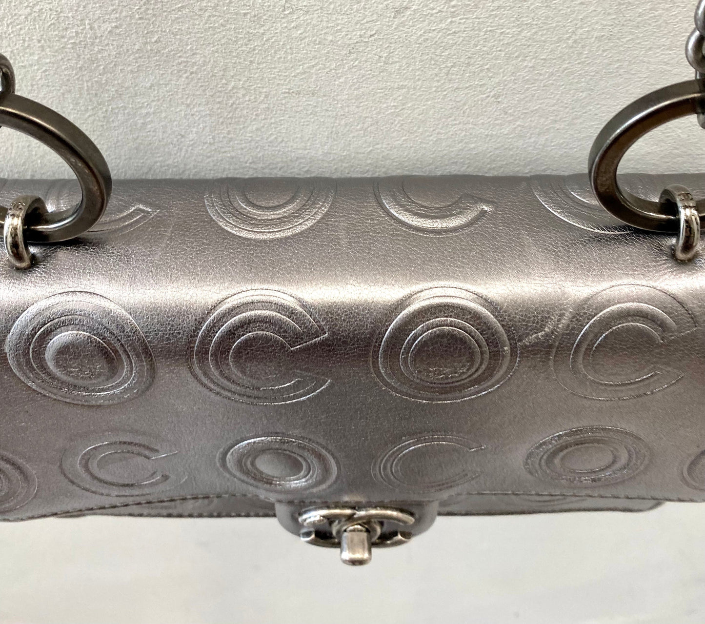 CHANEL METALLIC SILVER CALFSKIN COCO EMBOSSED SHOULDER BAG