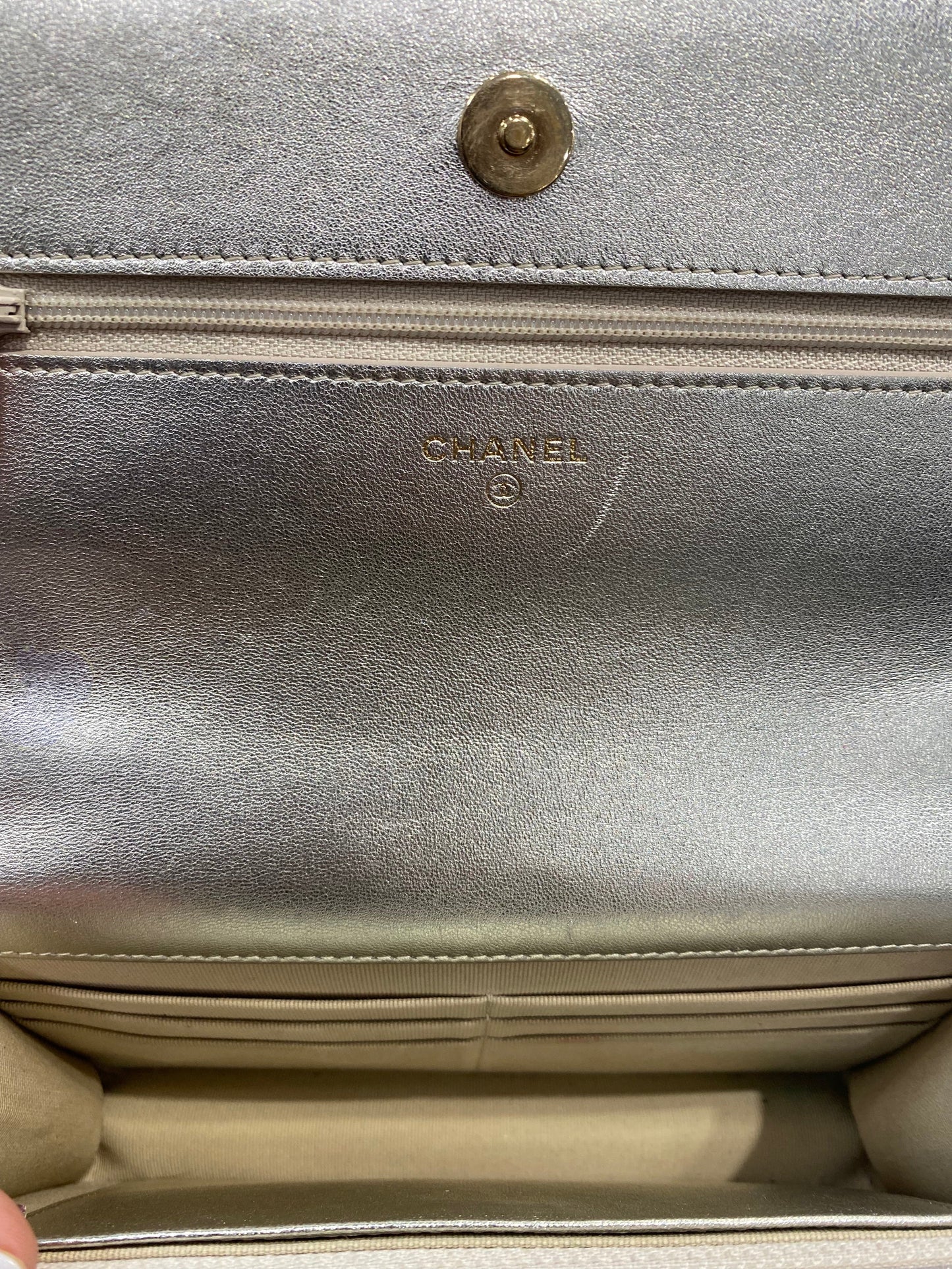 CHANEL SILVER & PINK METALLIC GRADIENT QUILTED LAMBSKIN WOC-HS