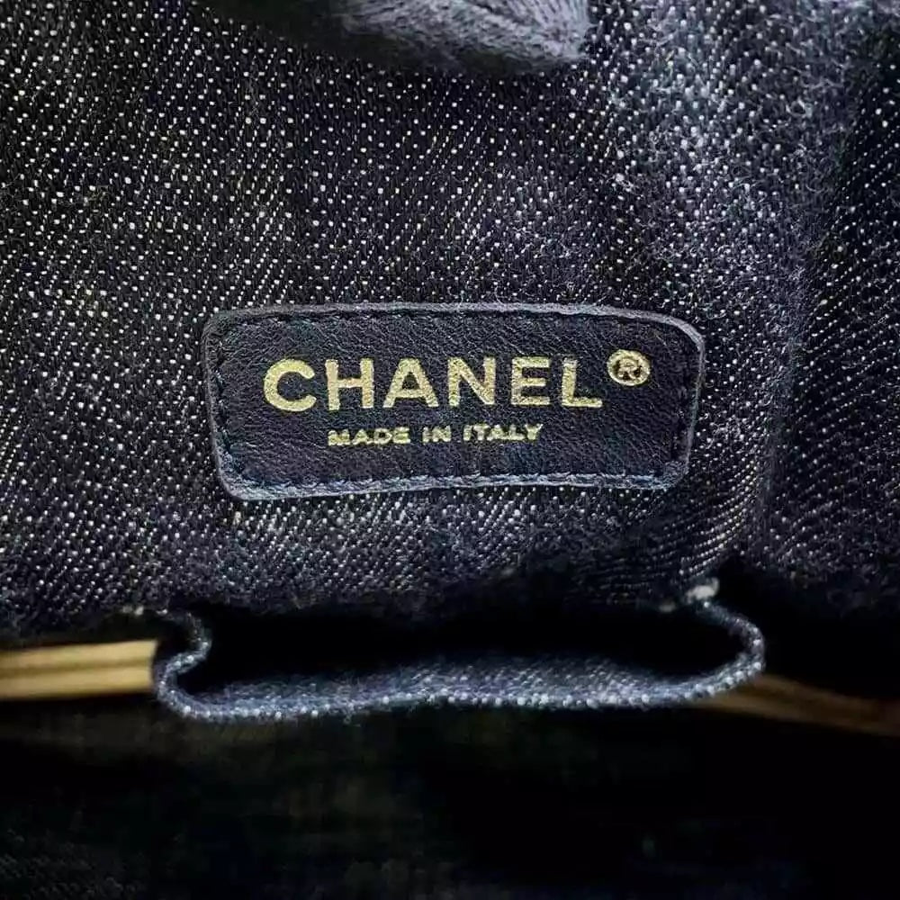 CHANEL CC SPARKLING DENIM TOTE BAG