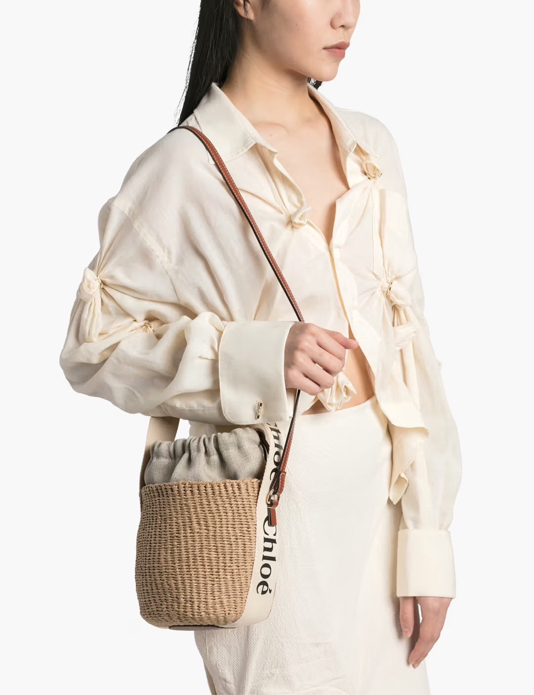 CHLOÉ BEIGE & OFF WHITE SMALL WOODY BASKET BAG