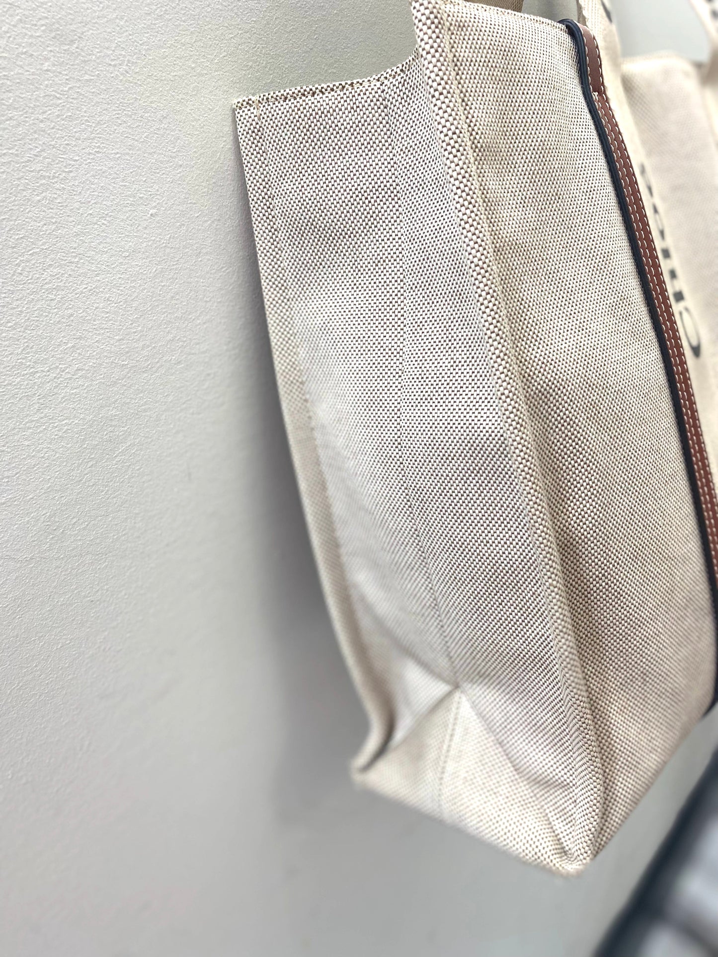 CHLOÉ MEDIUM WOODY LINEN TOTE BAG