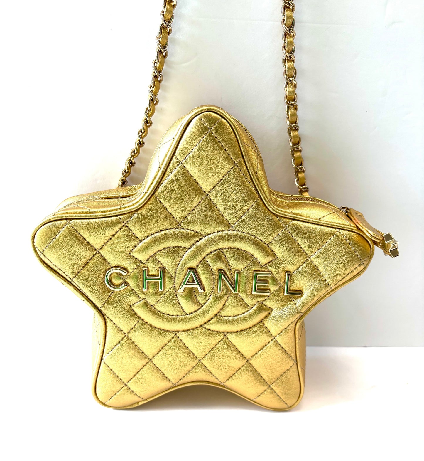 CHANEL CC METALLIC LAMBSKIN QUILTED WALK OF FAME STAR BAG