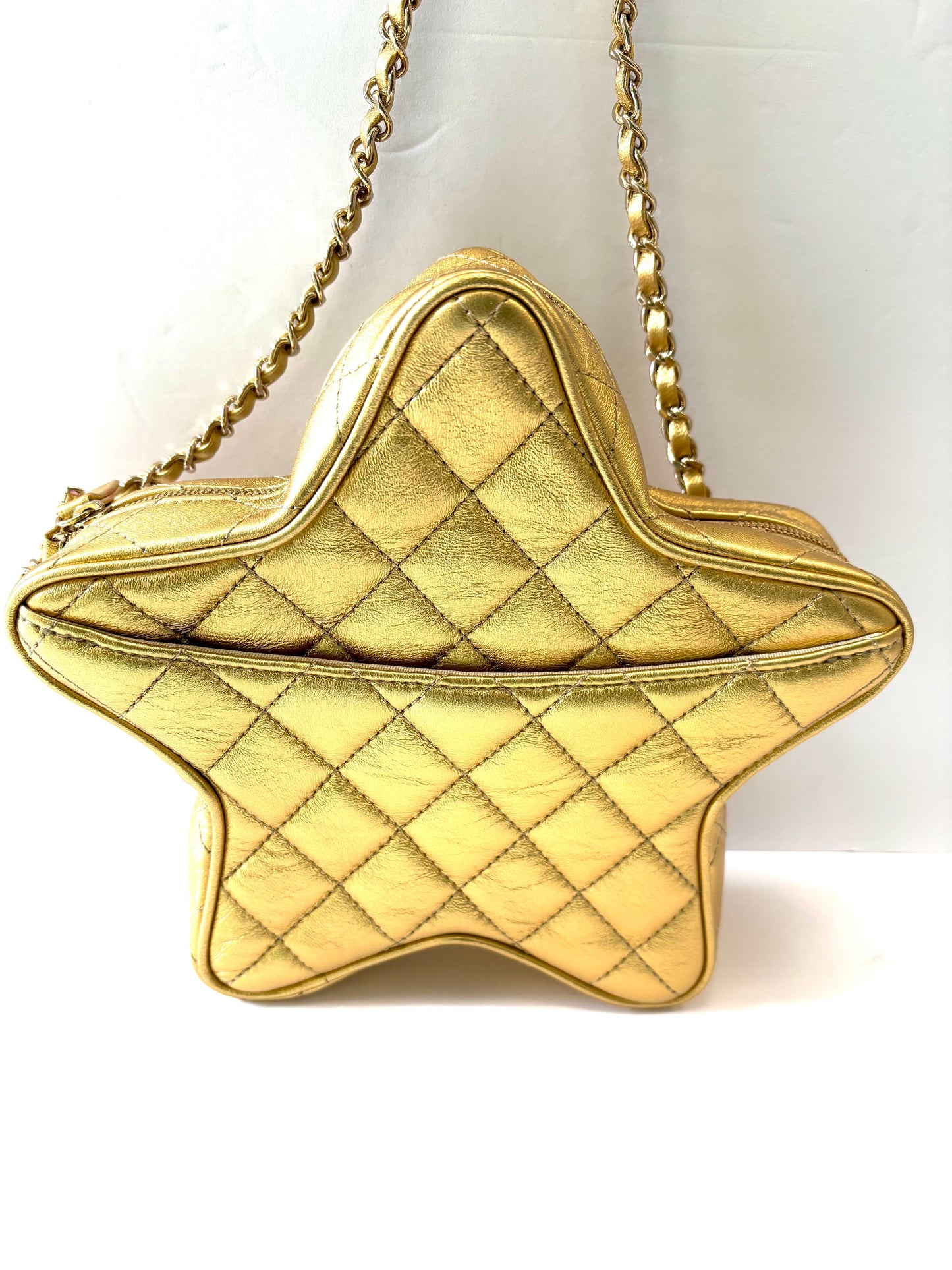 CHANEL CC METALLIC LAMBSKIN QUILTED WALK OF FAME STAR BAG