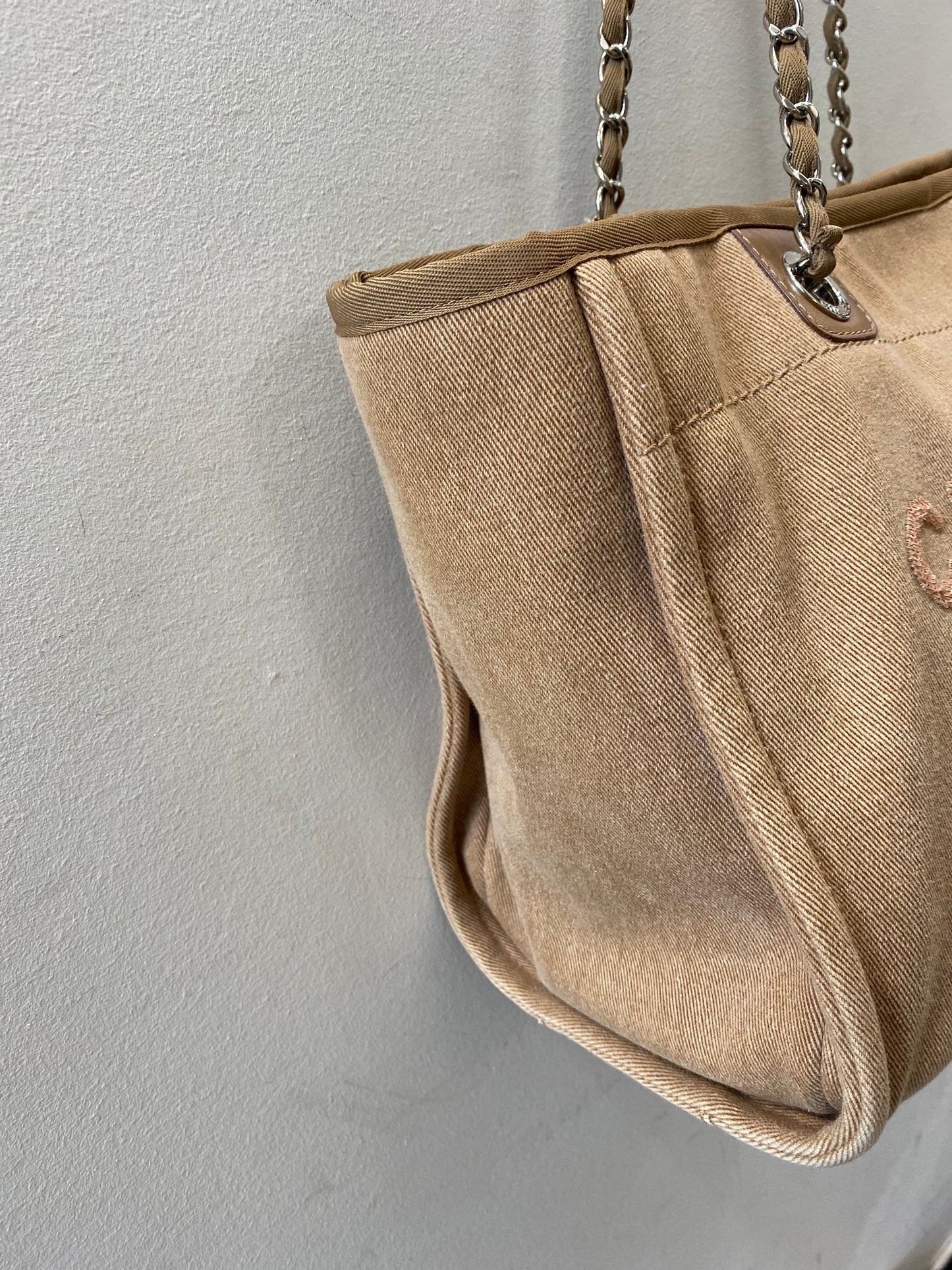 CHANEL CC DEAUVILLE CC CANVAS TOTE BAG