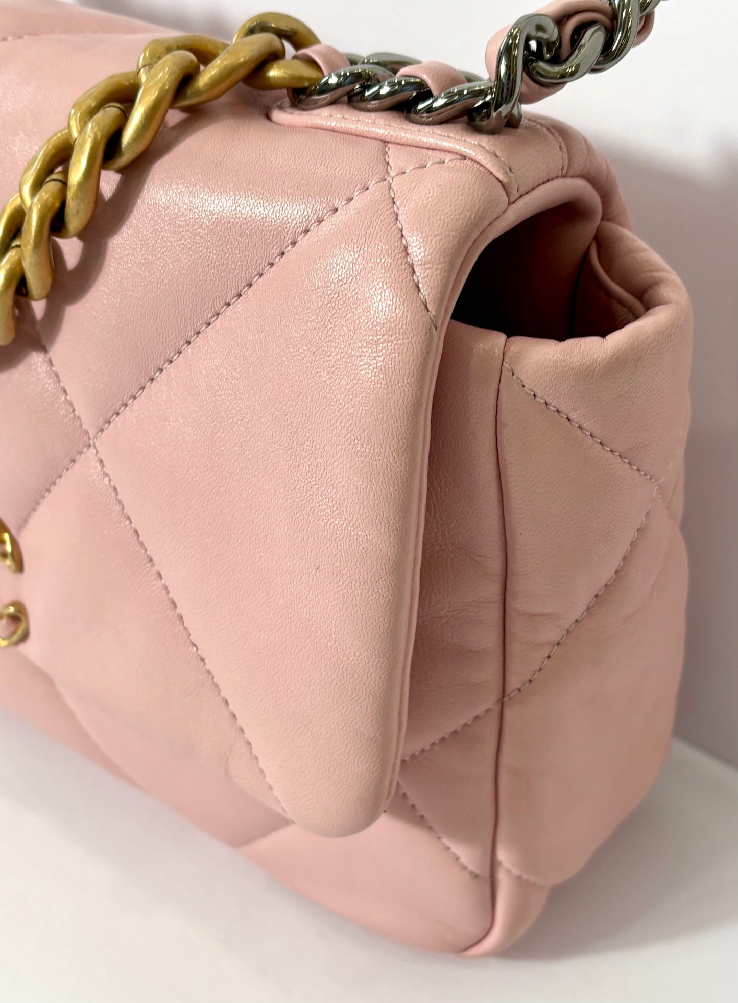 CHANEL QUILTED GOATSKIN MEDIUM CHANEL 19 FLAP BAG